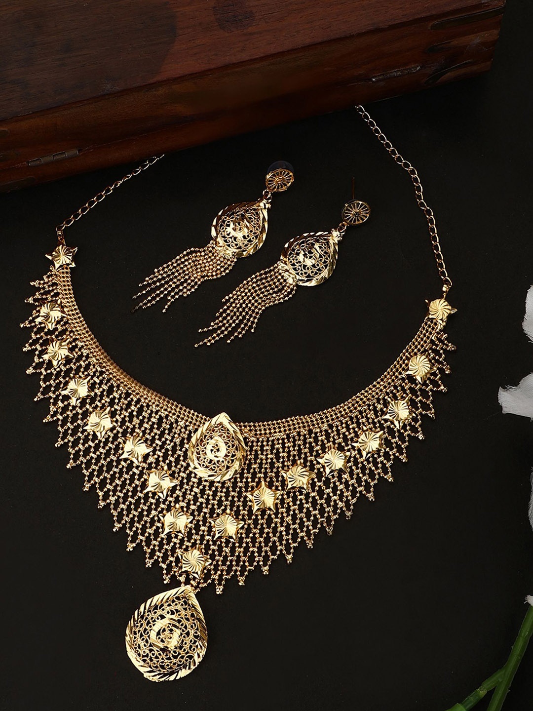 

ANIKAS CREATION Gold-Plated Jaal Work Floral Necklace & Earrings