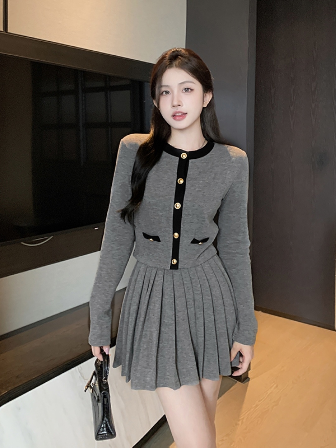 

KPOP Round Neck Long Sleeves Crop Top With Skirt, Grey