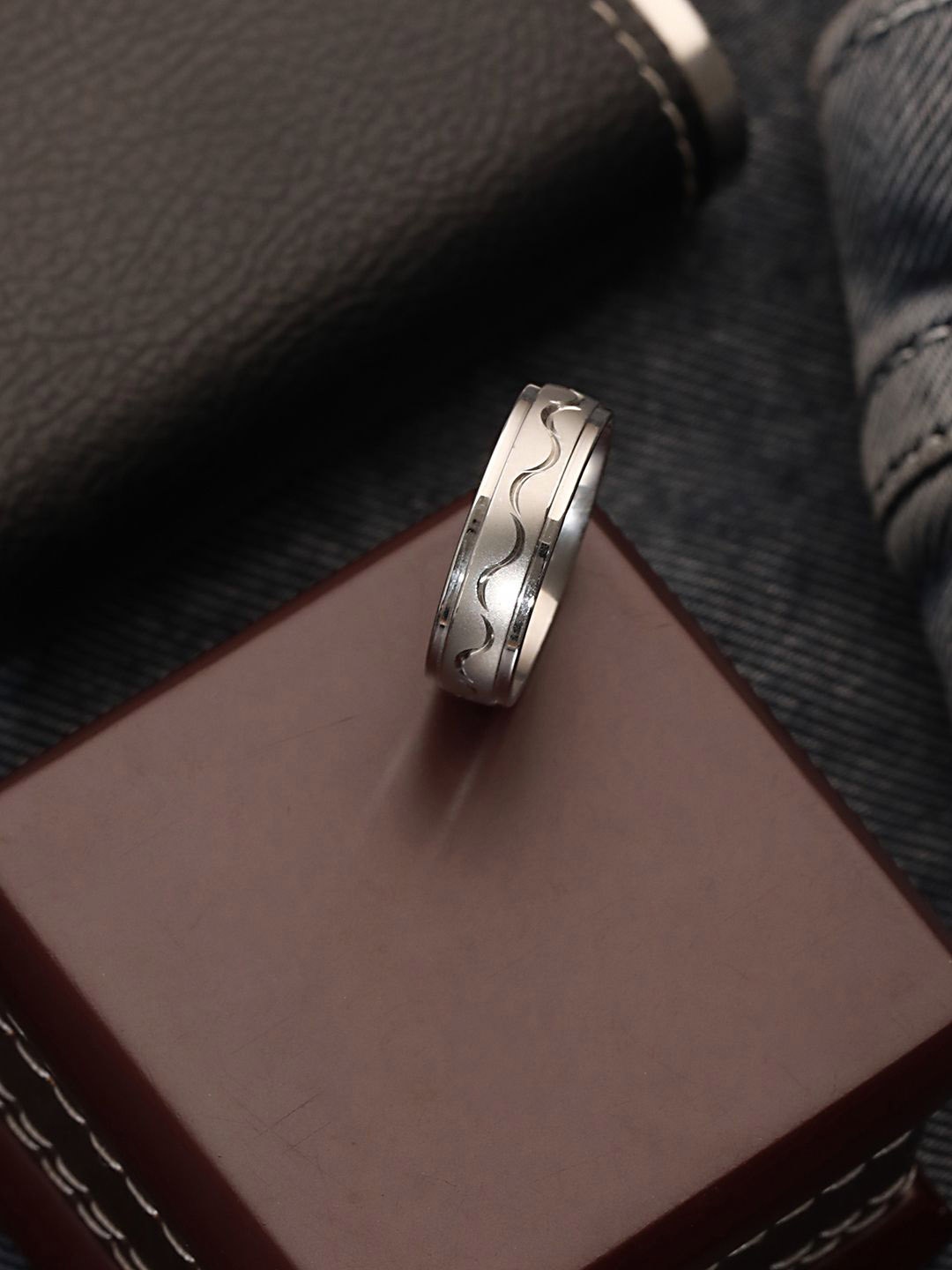 

Jazz and Sizzle Men Silver Plated Finger Ring