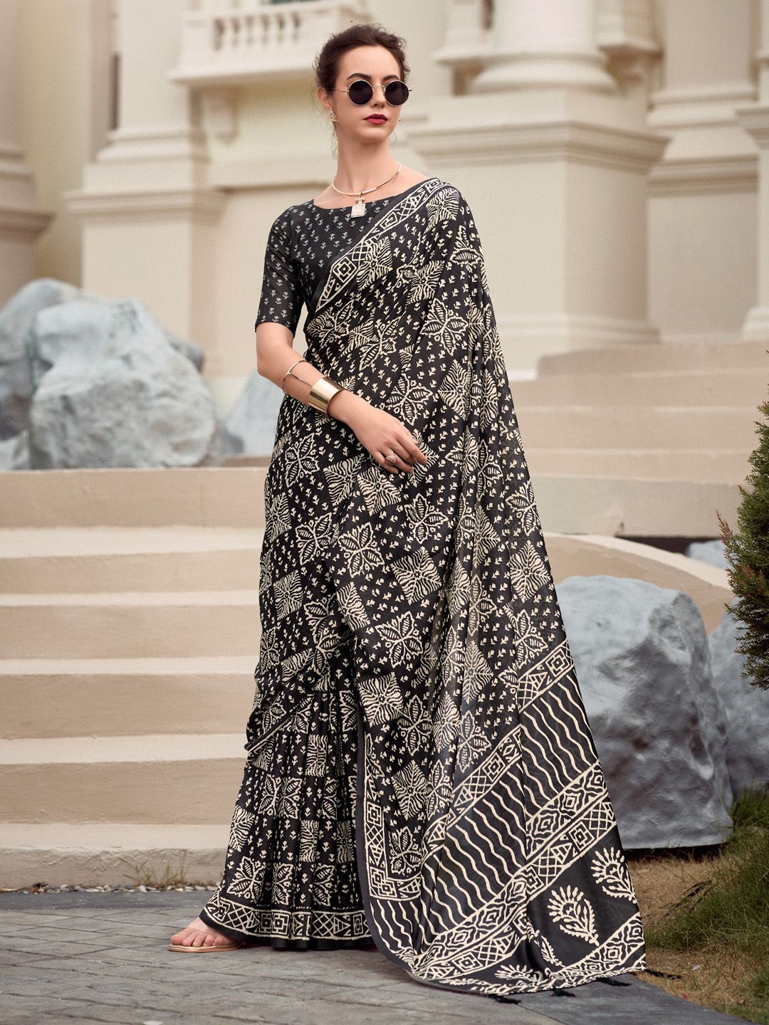 

Anouk Ethnic Motifs Printed Saree, Black