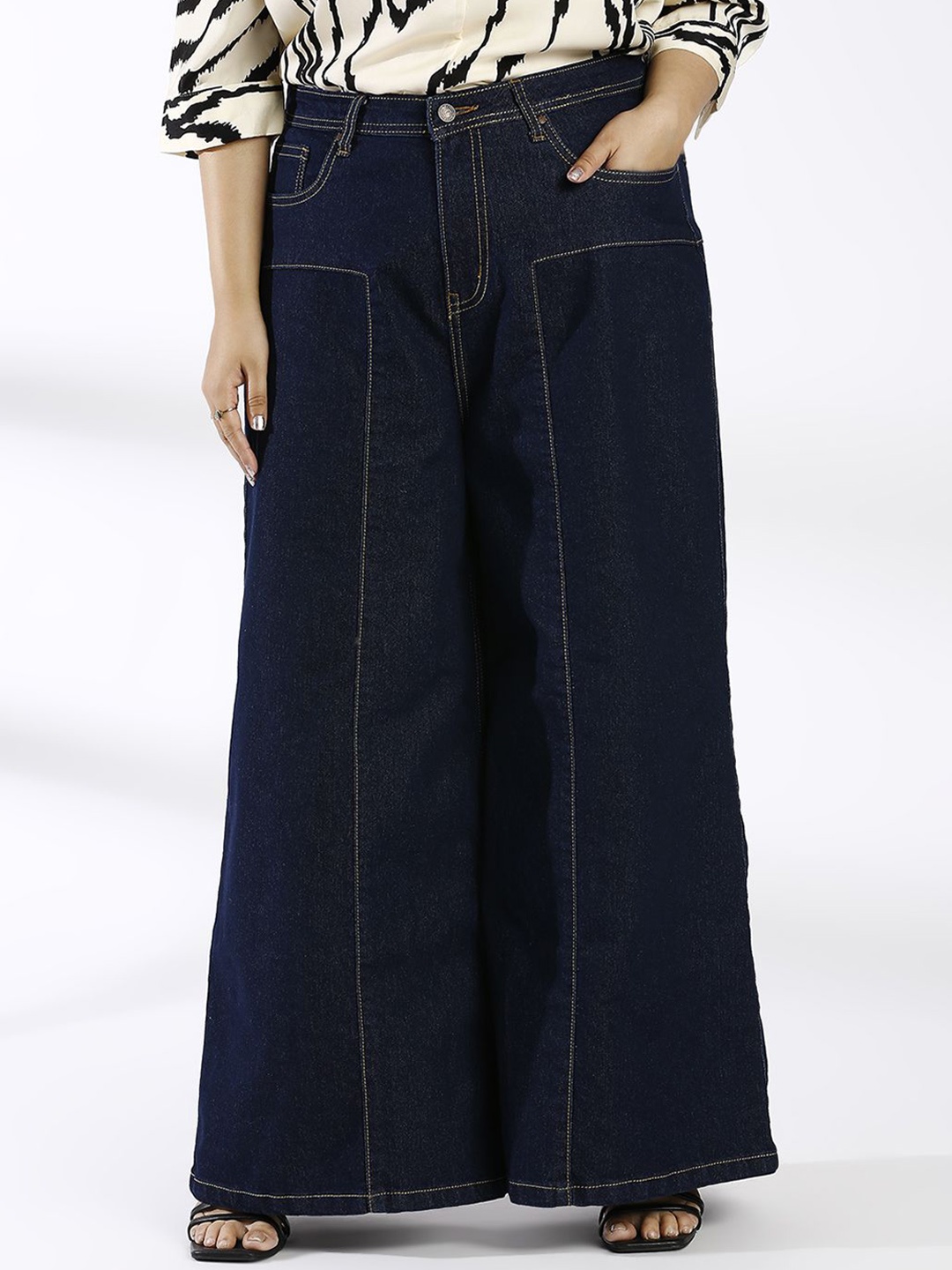 

Turning Blue Women Flared High-Rise Jeans