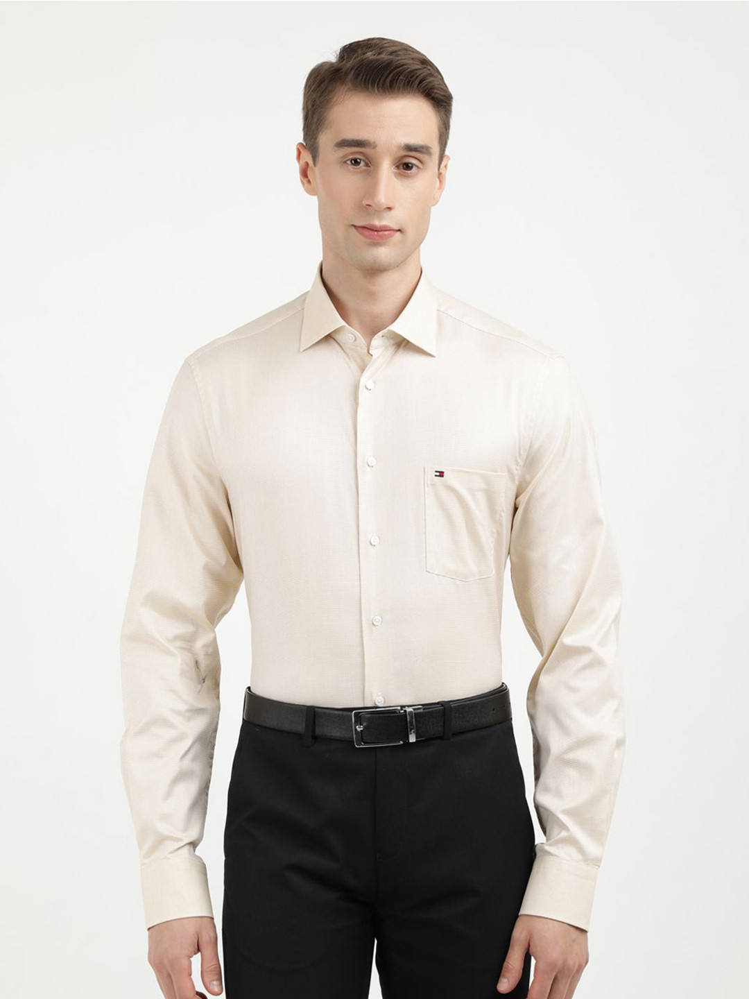

Tommy Hilfiger Men Cutaway Collar Solid Cotton Formal Shirt, Beige