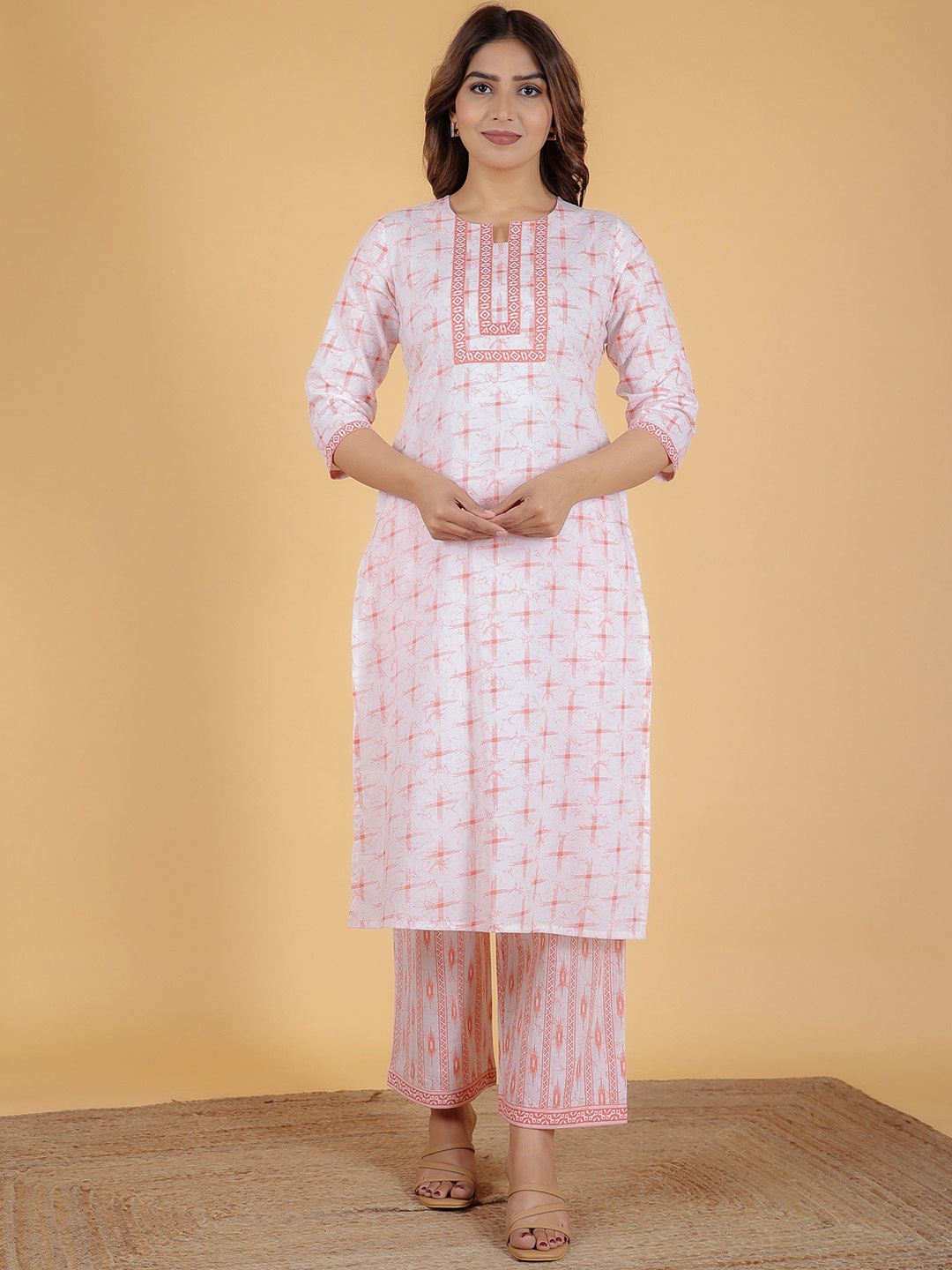 

Aramya Geometric Printed Pure Cotton Straight Kurta With Trousers, Orange