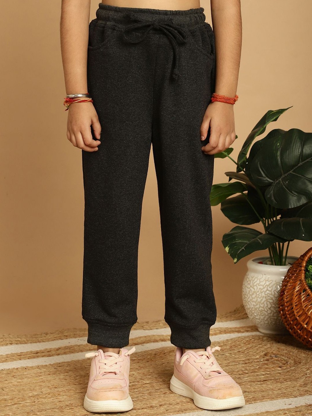 

MINI & MING Girls Relaxed Low-Rise Regular Trousers, Charcoal