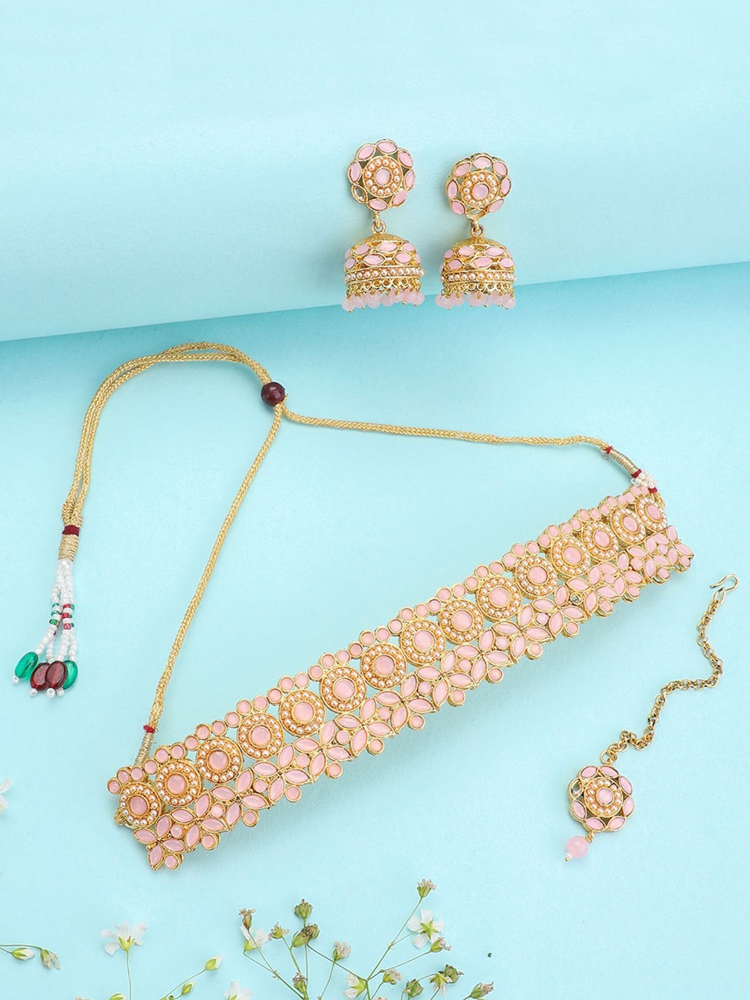 

ANIKAS CREATION Gold-Plated Stones-Studded & Beaded Necklace & Earrings With Maang Tika