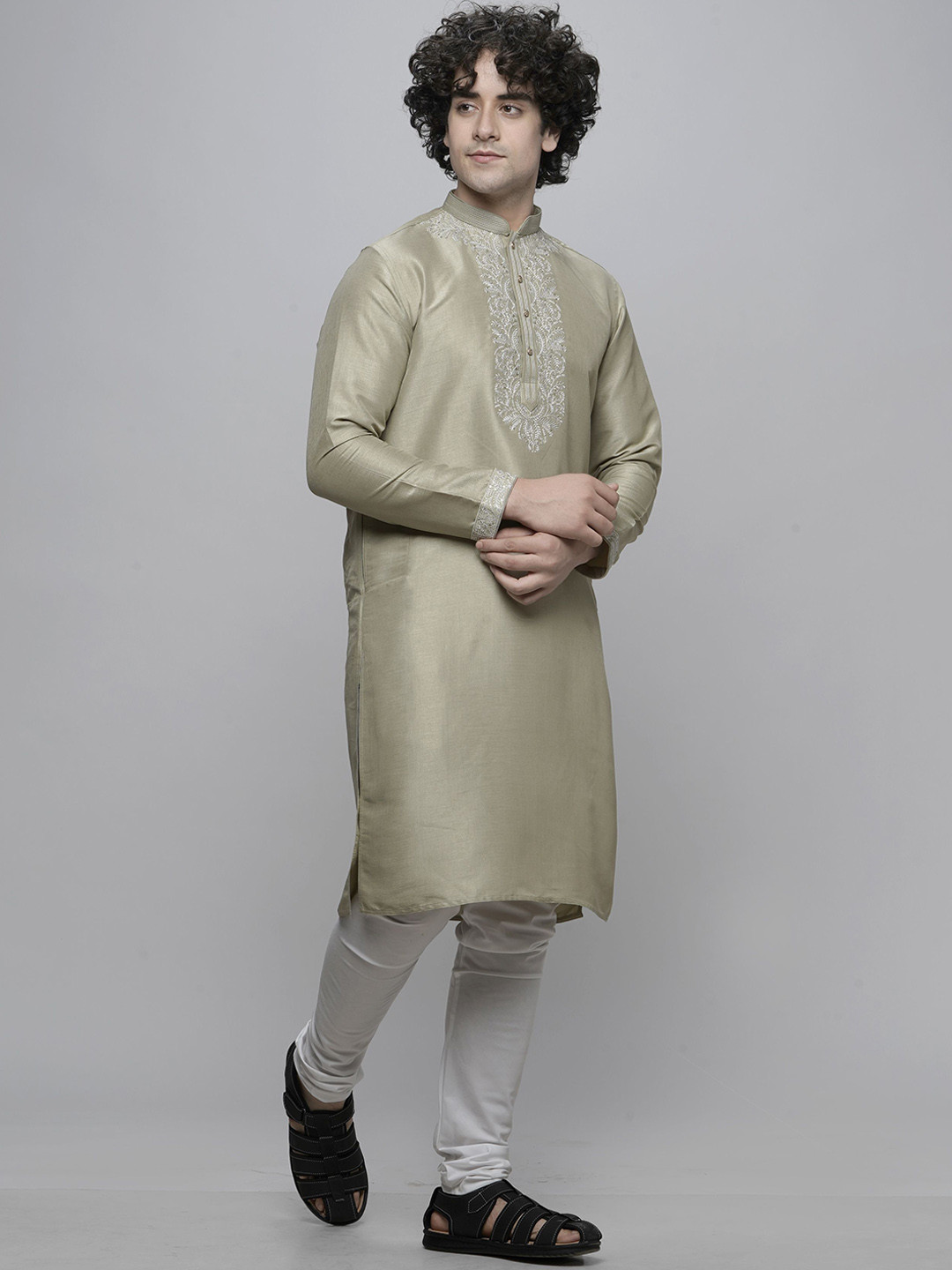 

MAAHI FABS Floral Yoke Design Thread Work Straight Kurta with Churidar, Green