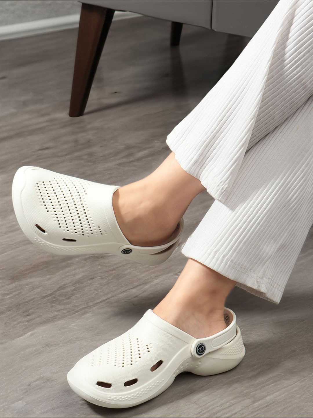 

Carlton London Women Rubber Clogs, White
