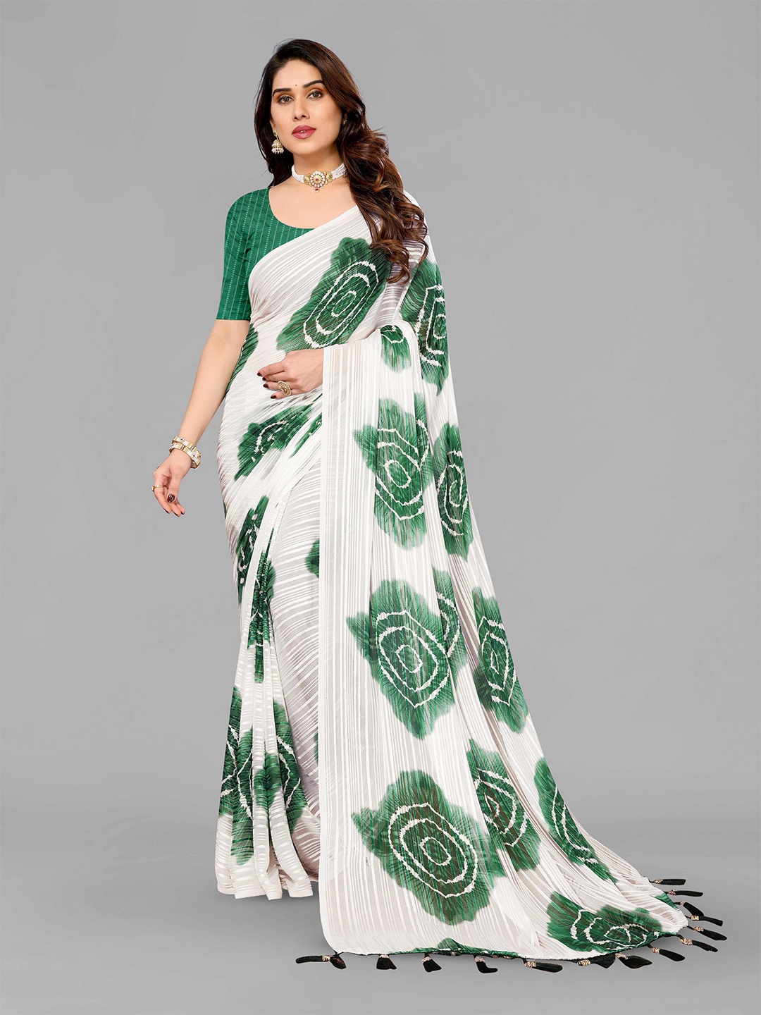 

saretramall Printed Bandhani Saree, Green