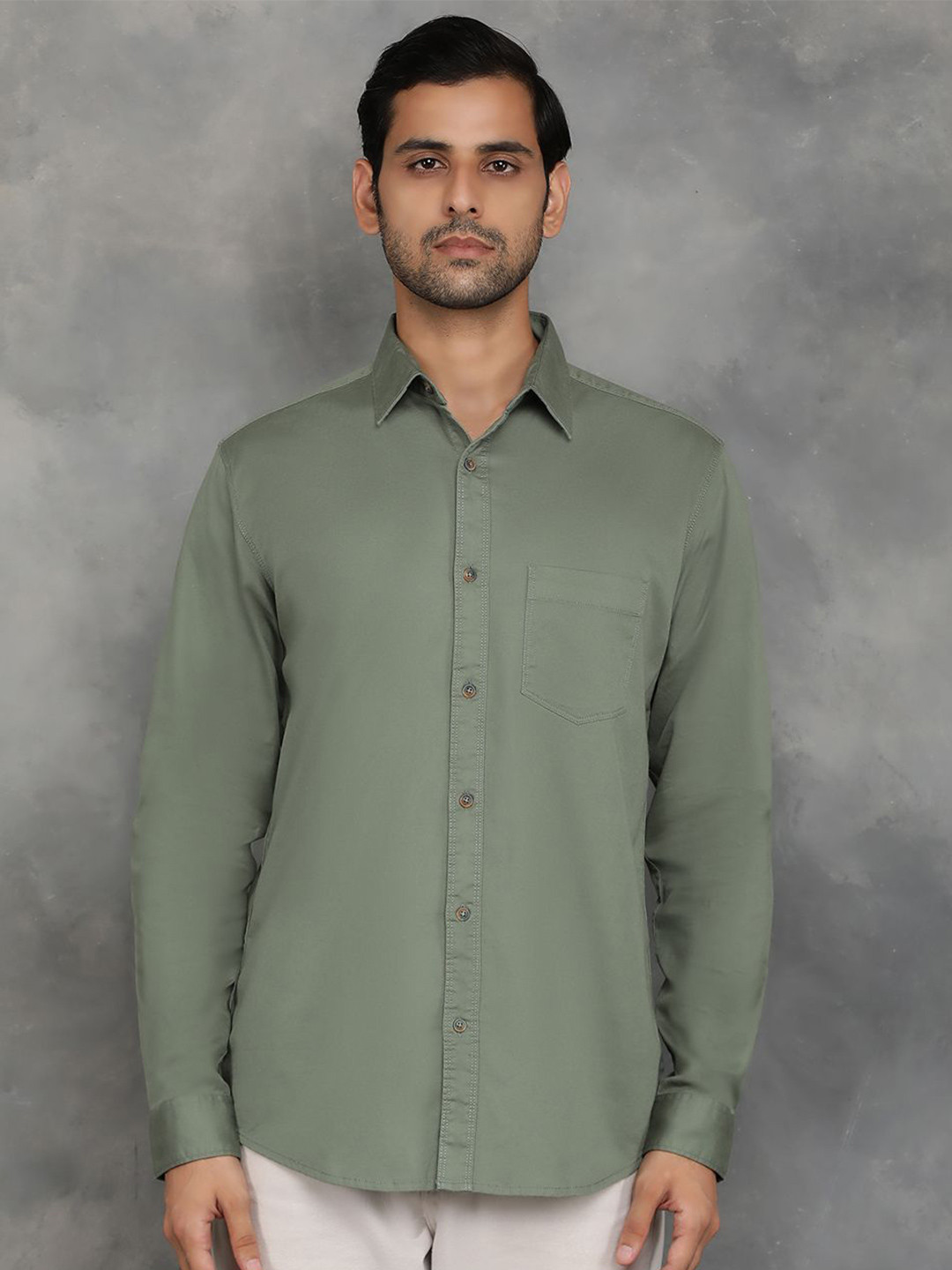 

JADE BLUE Men Spread Collar Solid Cotton Slim Fit Casual Shirt, Green