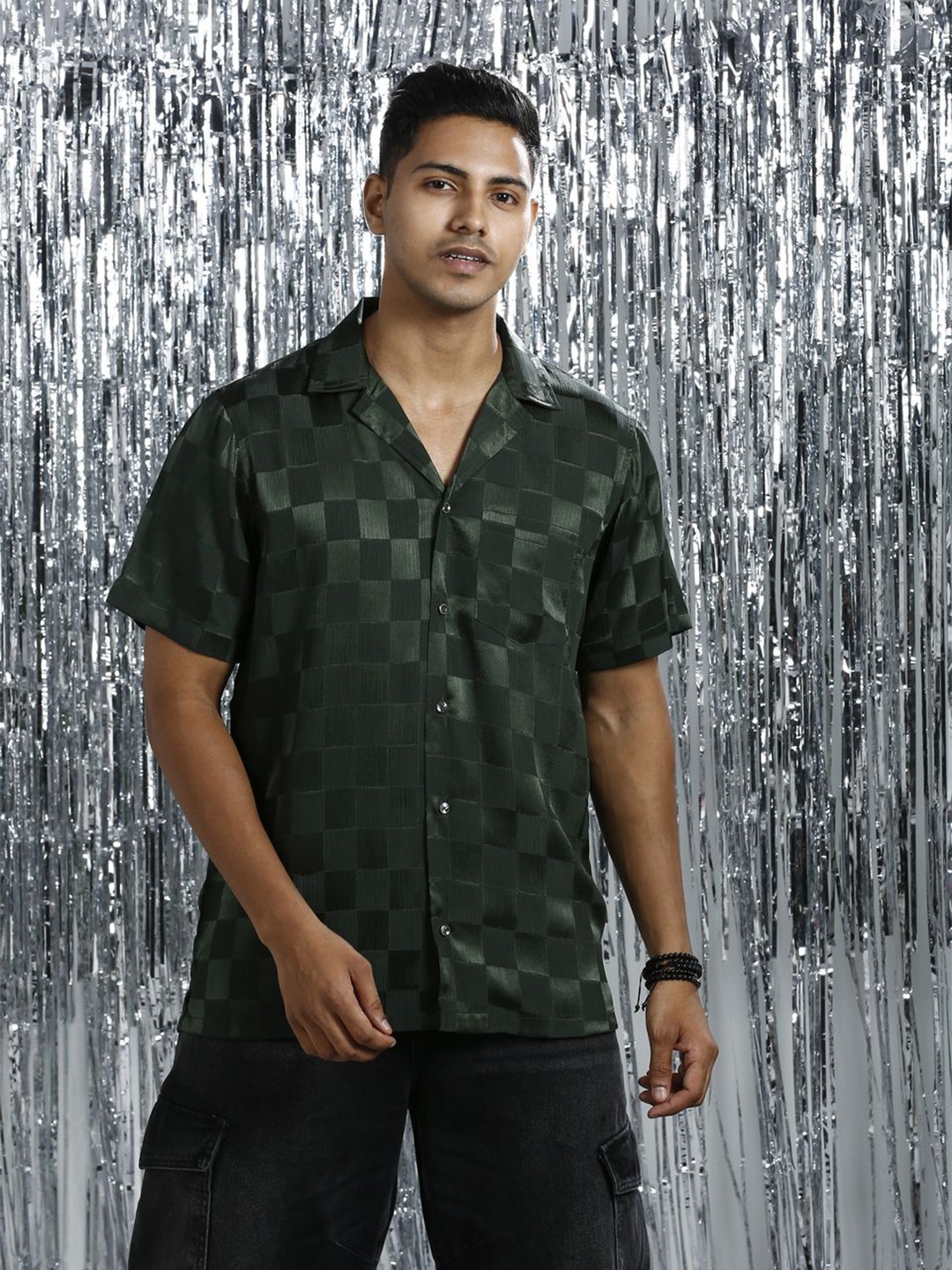 

Be Desi Men Relaxed Cuban Collar Windowpane Checked Casual Shirt, Green