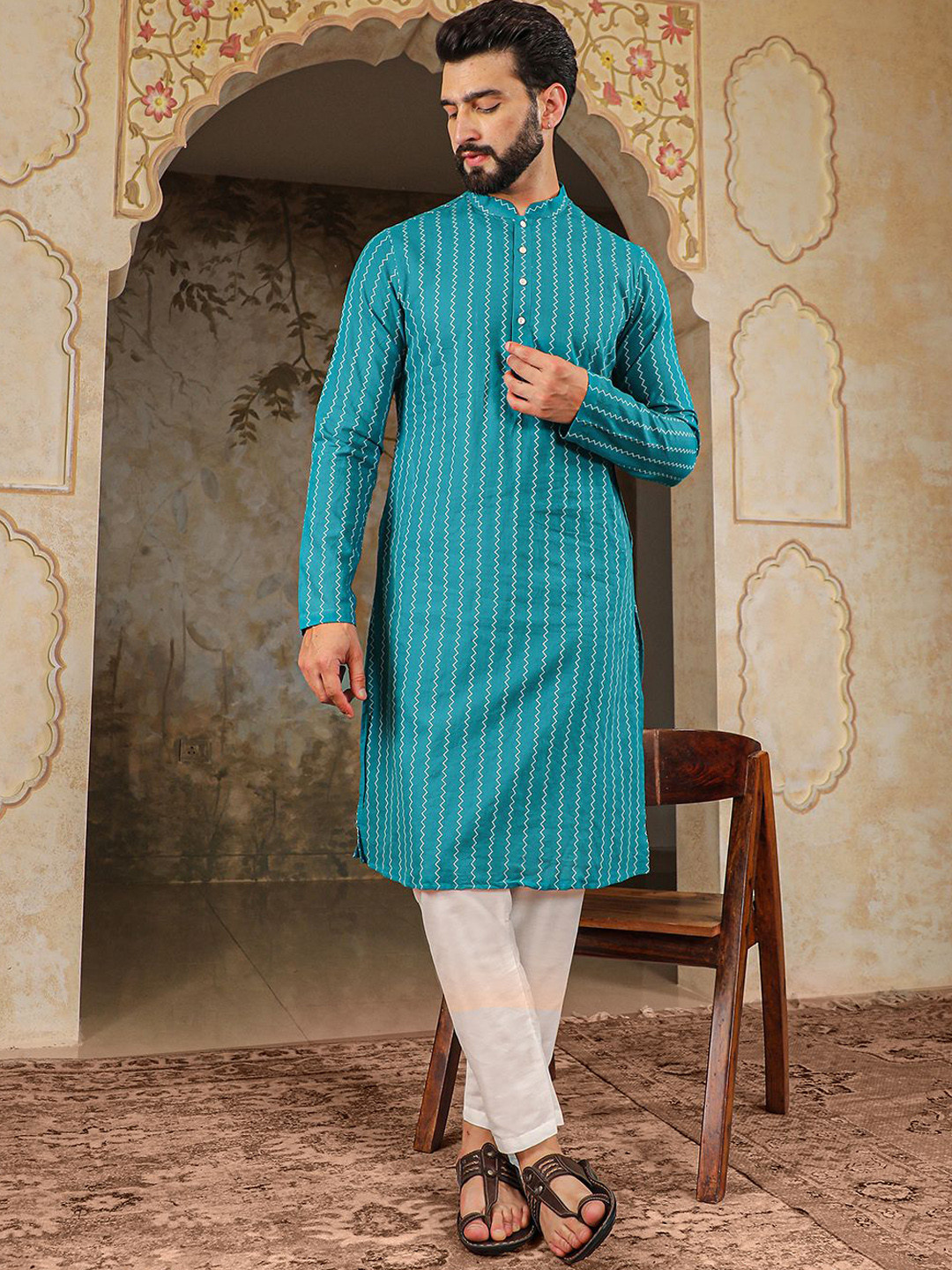 

HOUSE OF DEYANN Geometric Embroidered Thread Work Jacquard Weave Straight Kurta & Pyjamas, Blue
