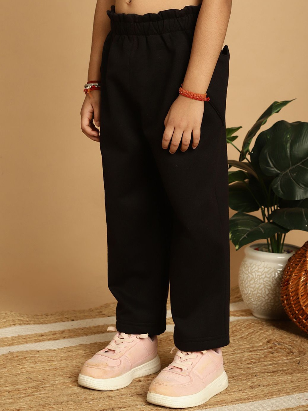 

MINI & MING Girls Relaxed Low-Rise Easy Wash Pleated Trousers, Black