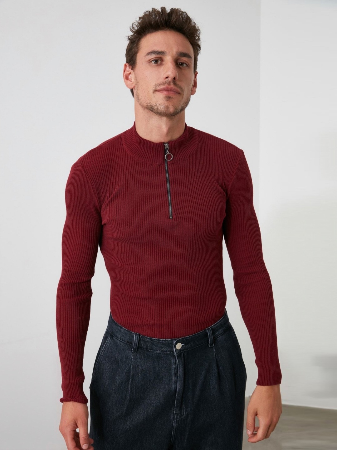 

Trendyol Men Self Design Henley Neck Sweatshirt, Maroon