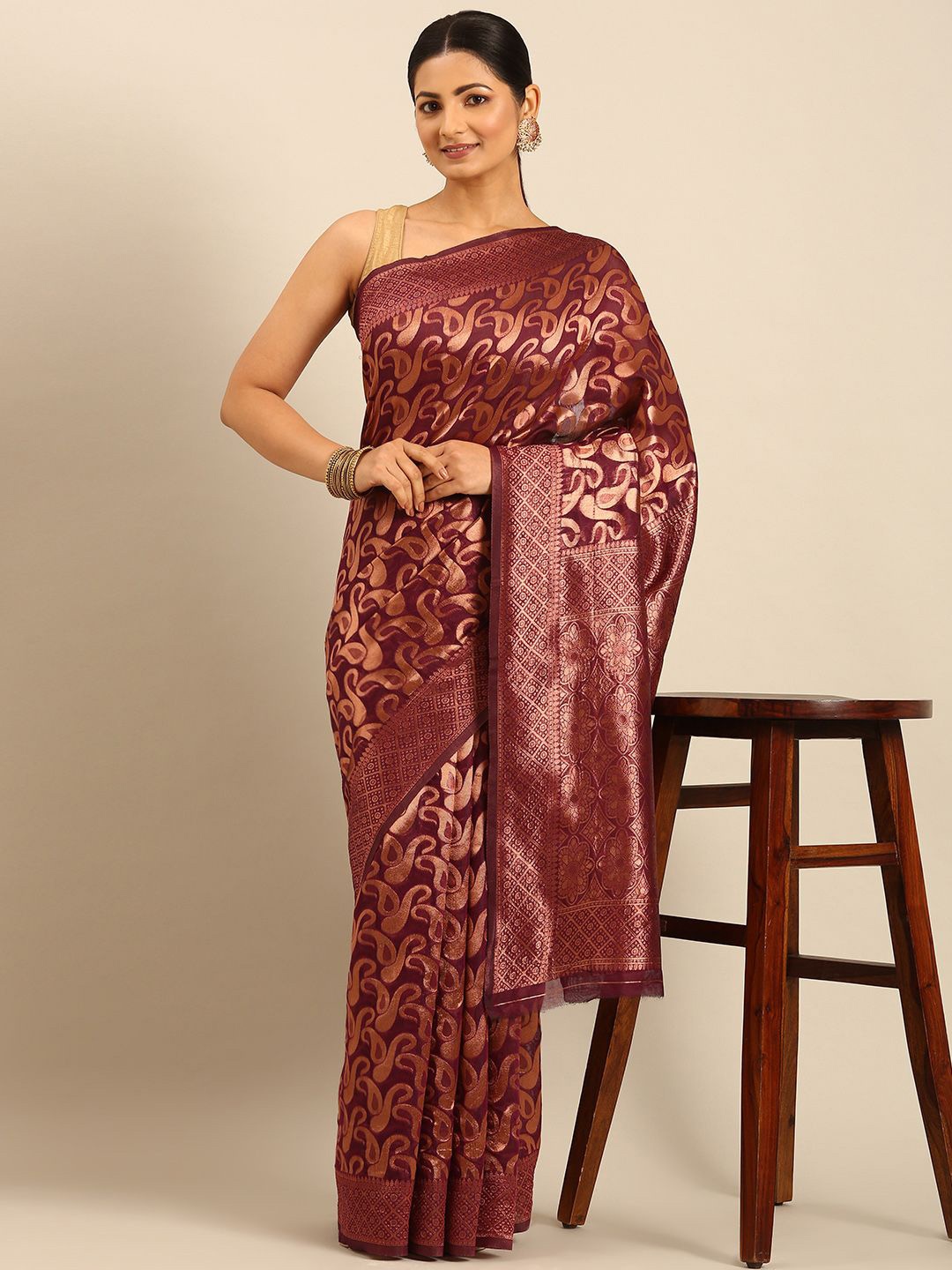 

Ishin Ethnic Motifs Zari Saree, Maroon