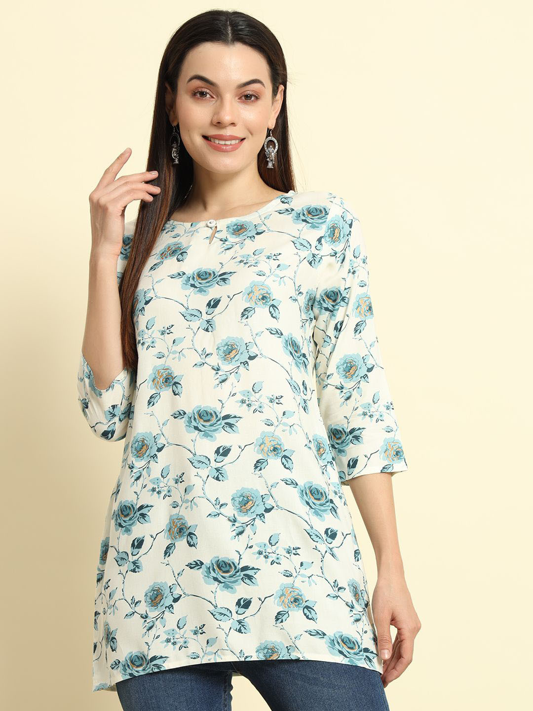 

Sa Rasa Floral Printed Keyhole Neck Straight kurti, White