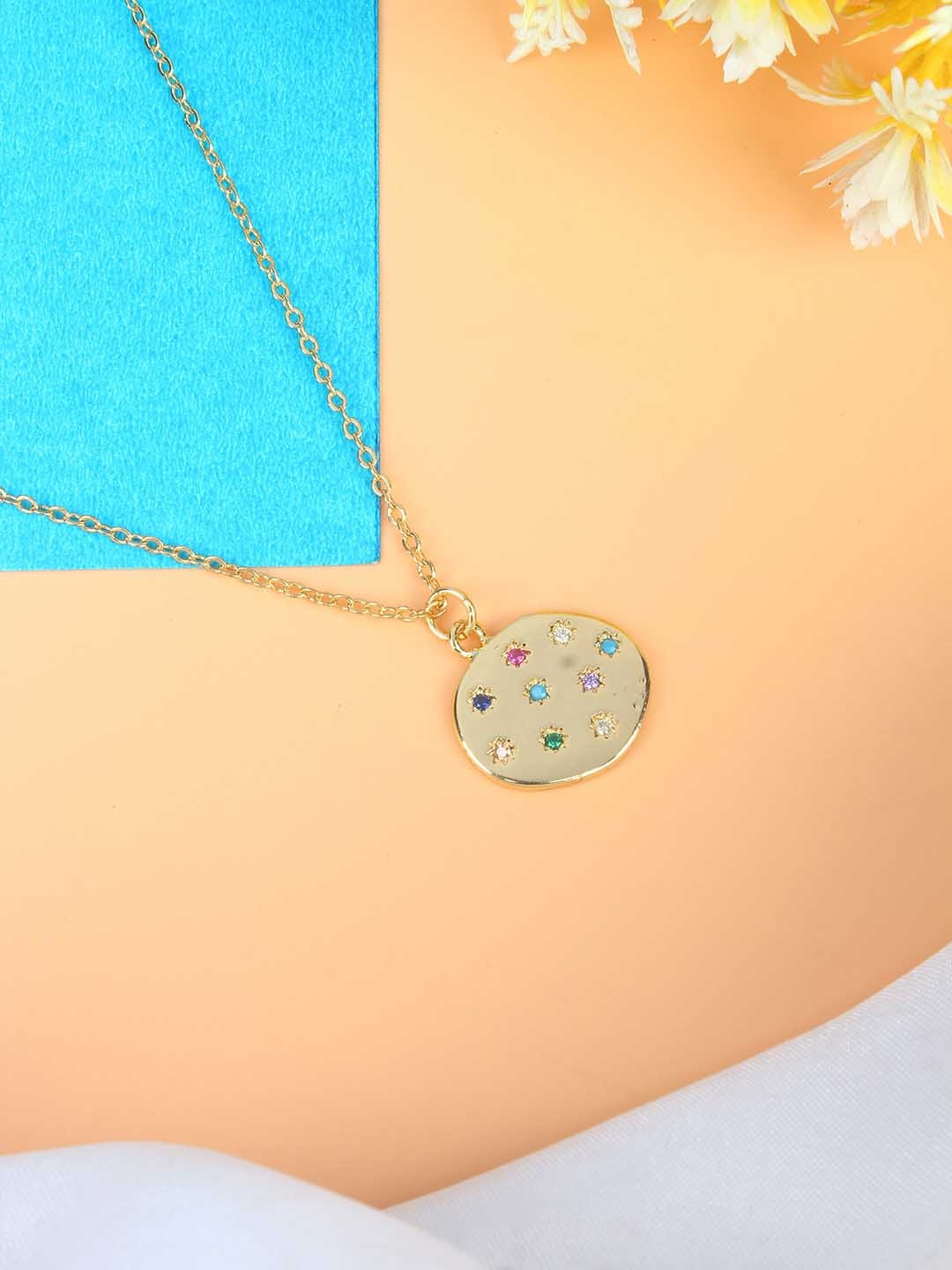 

KPOP Gold-Plated Cubic Zirconia Studded Circular Pendant With Chain