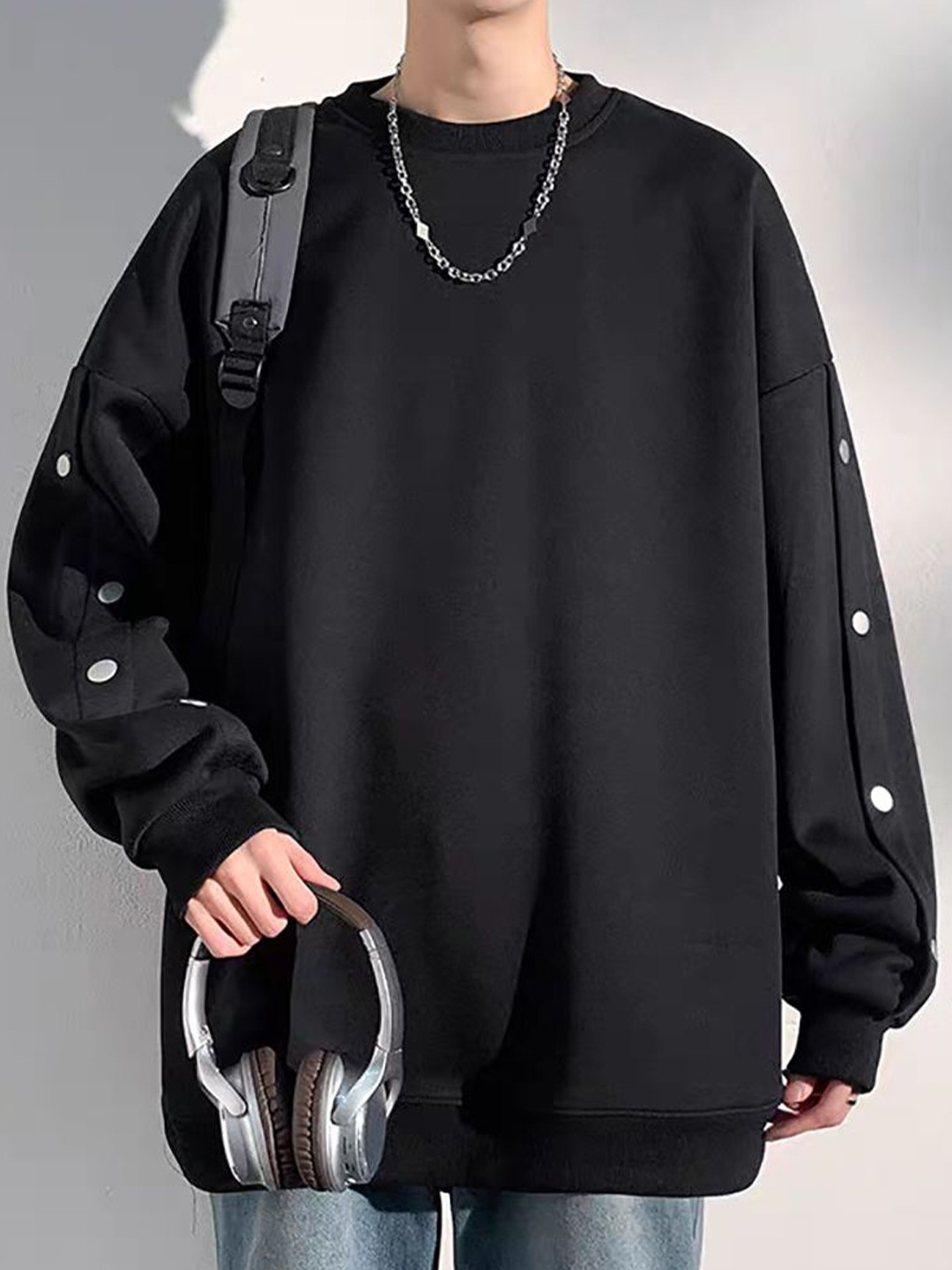 

StyleCast x Revolte Men Solid Round Neck Pullover Sweatshirt, Black