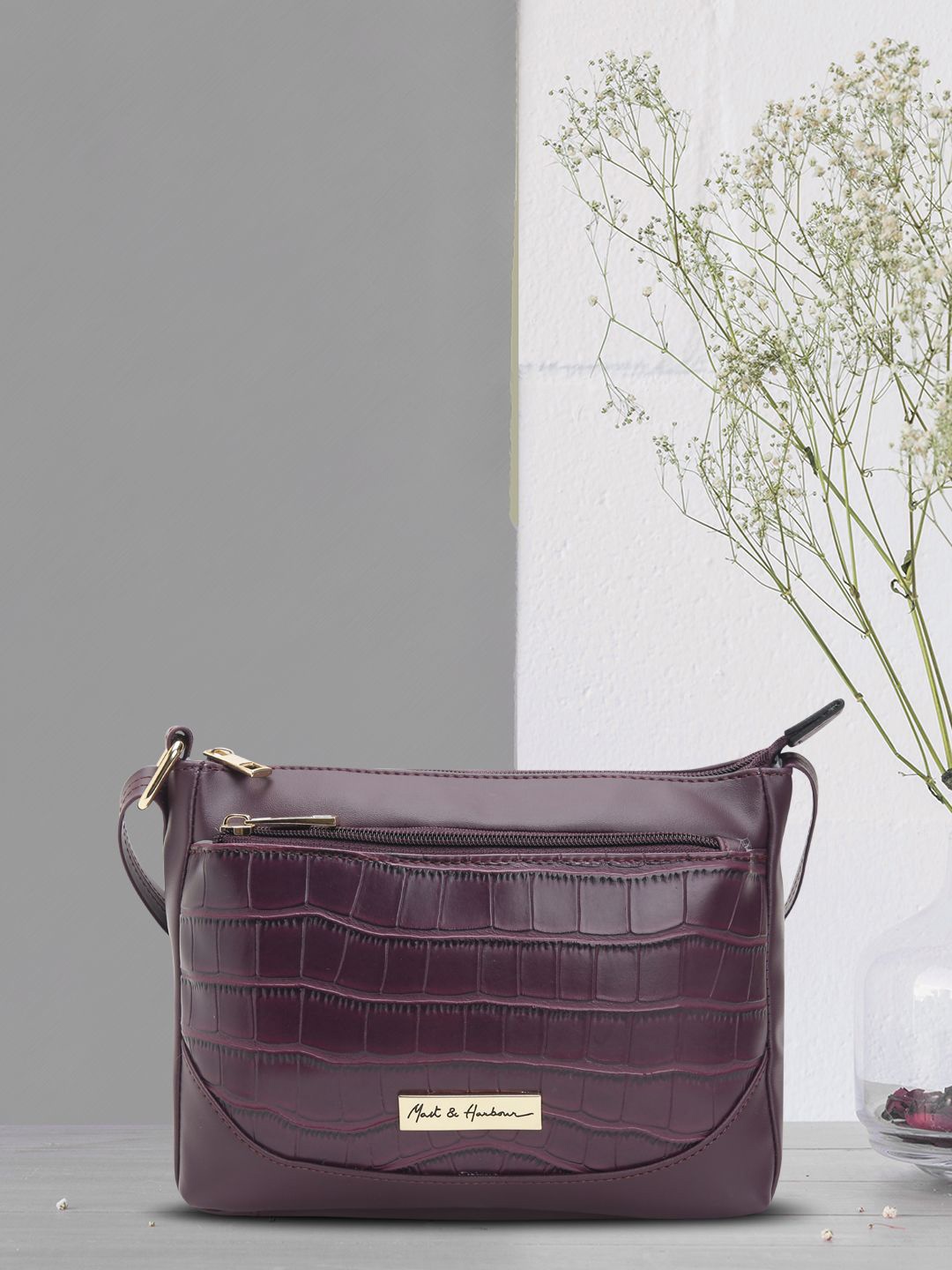 

Mast & Harbour Women Shopper Sling Bag, Burgundy