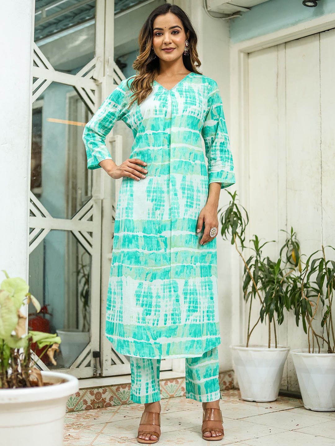 

Benaaz Printed Pure Cotton Kurta With Trousers, Green