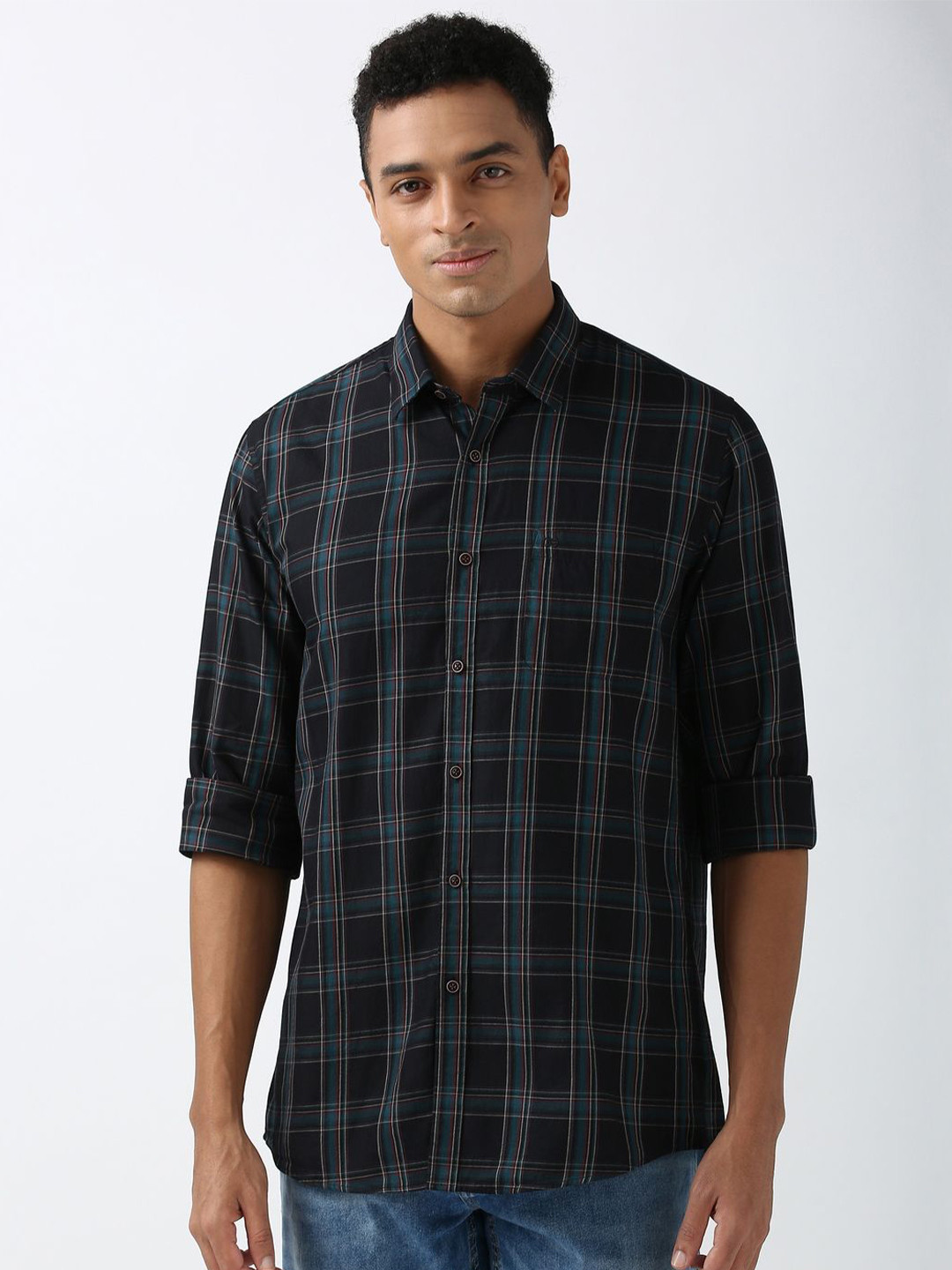 

Peter England Casuals Men Spread Collar Checked Cotton Slim Fit Casual Shirt, Black