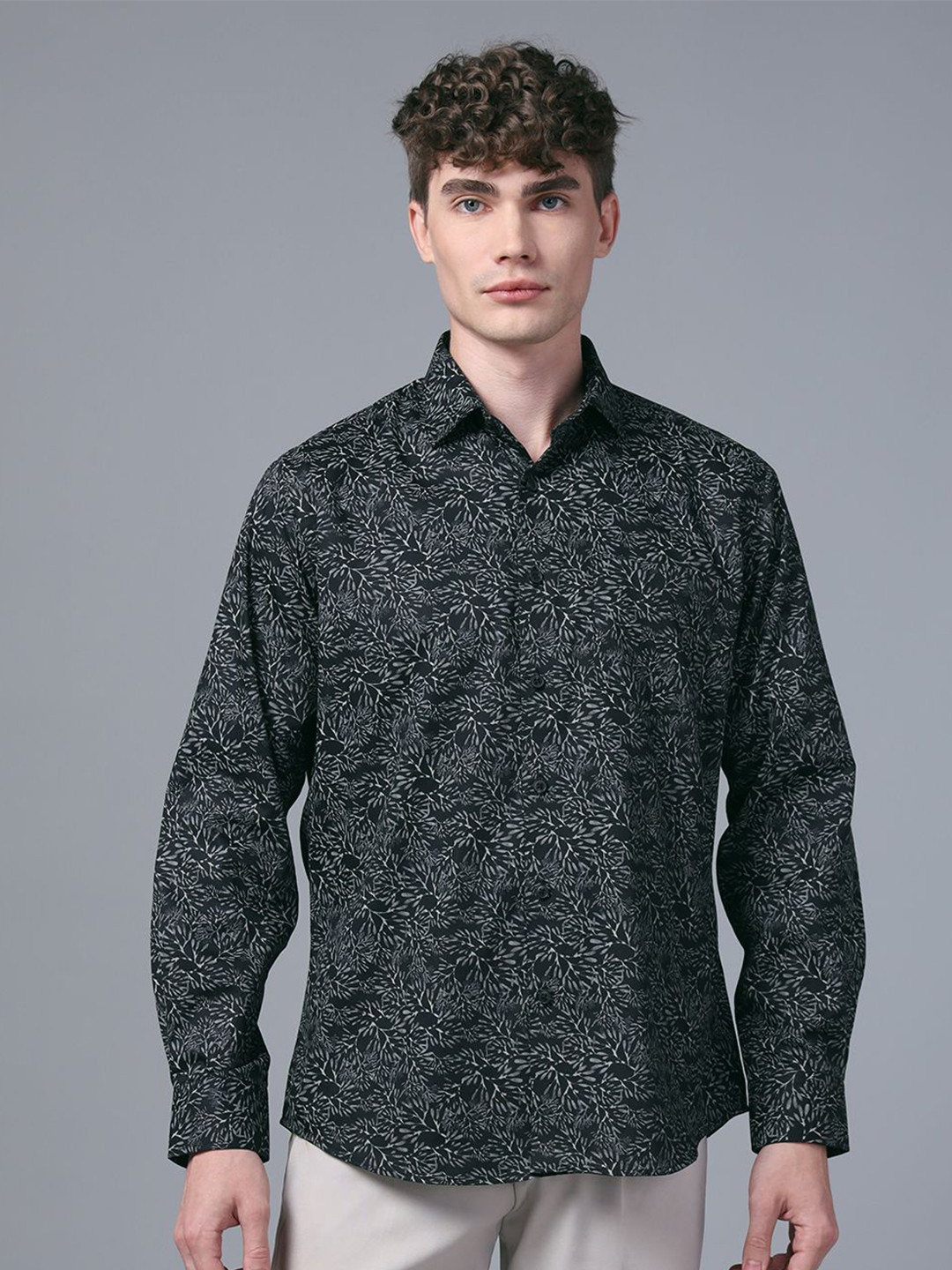 

DON VINO Men Comfort Spread Collar Floral Printed Cotton Slim Fit Party Shirt, Black