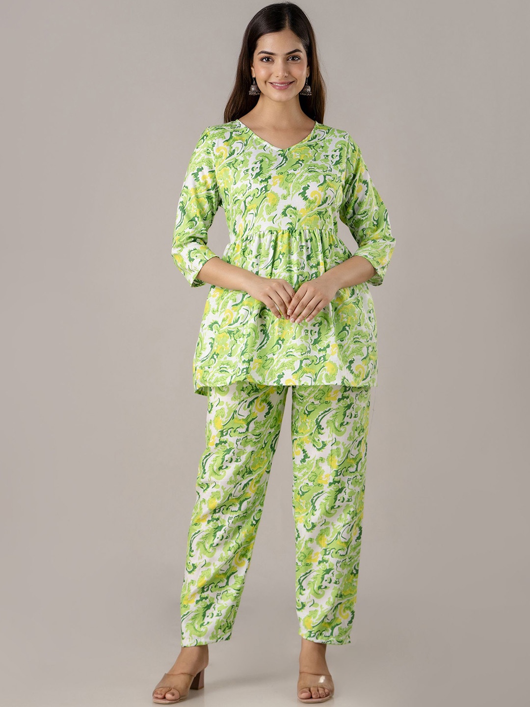 

TRENDSWILL Indie Floral Printed Tunic With Trouser, Green