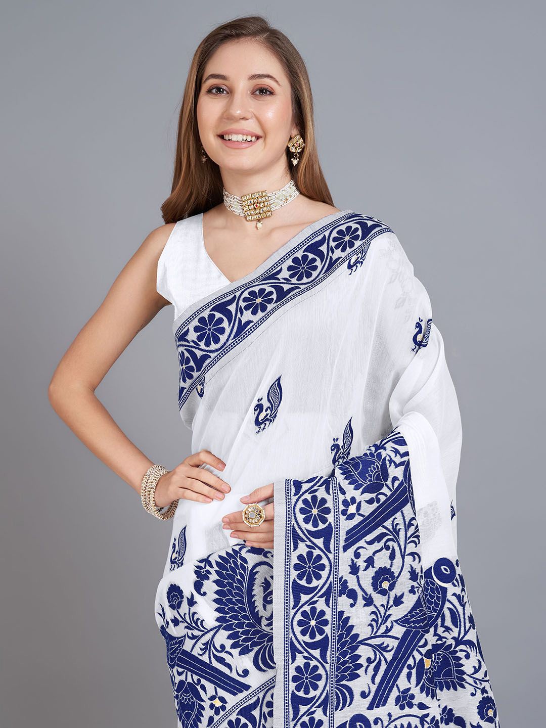 

NIWAA Ethnic Motifs Woven Design Saree, Navy blue