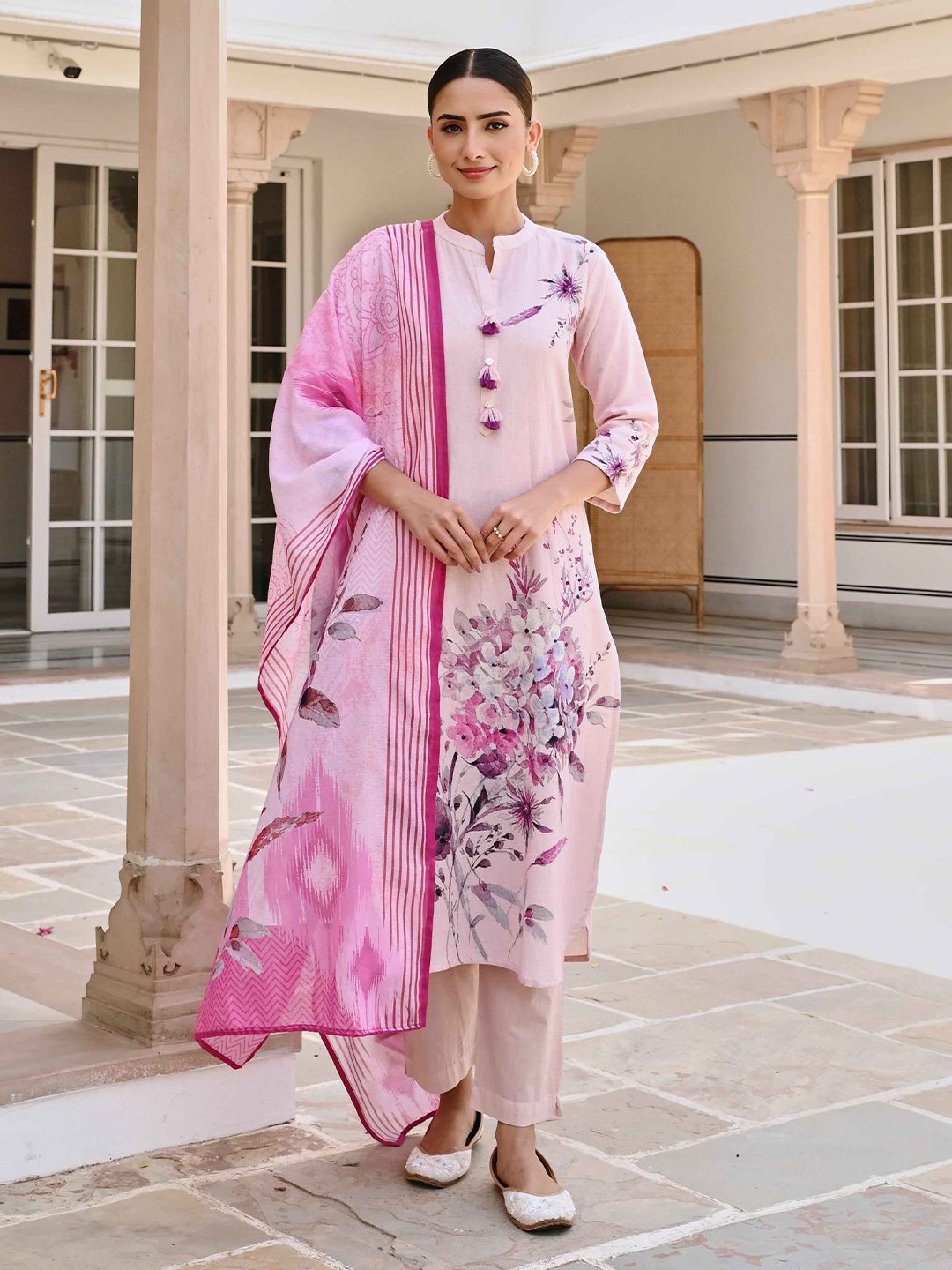 

KARAJ JAIPUR Floral Printed Jute Cotton Straight Kurta & Trousers With Dupatta, Purple