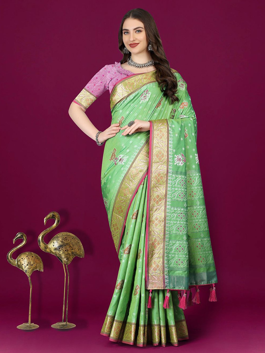 

NIWAA Woven Design Zari Pure Silk Kanjeevaram Saree, Green