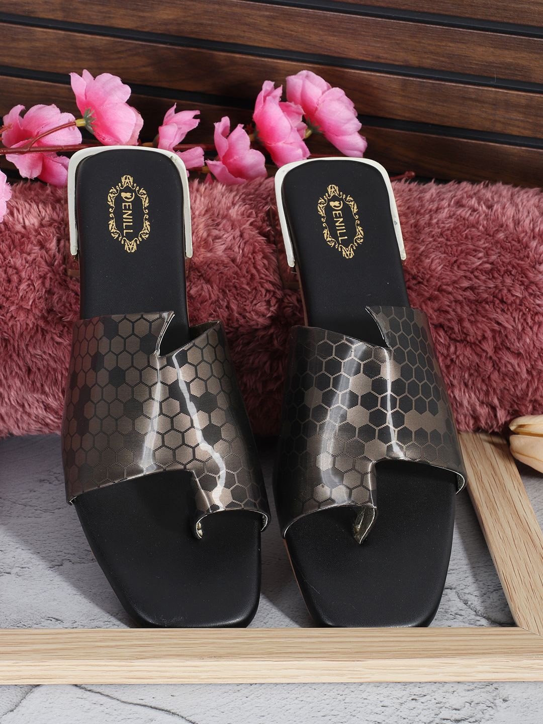 

Denill Women Printed One Toe Flats, Black