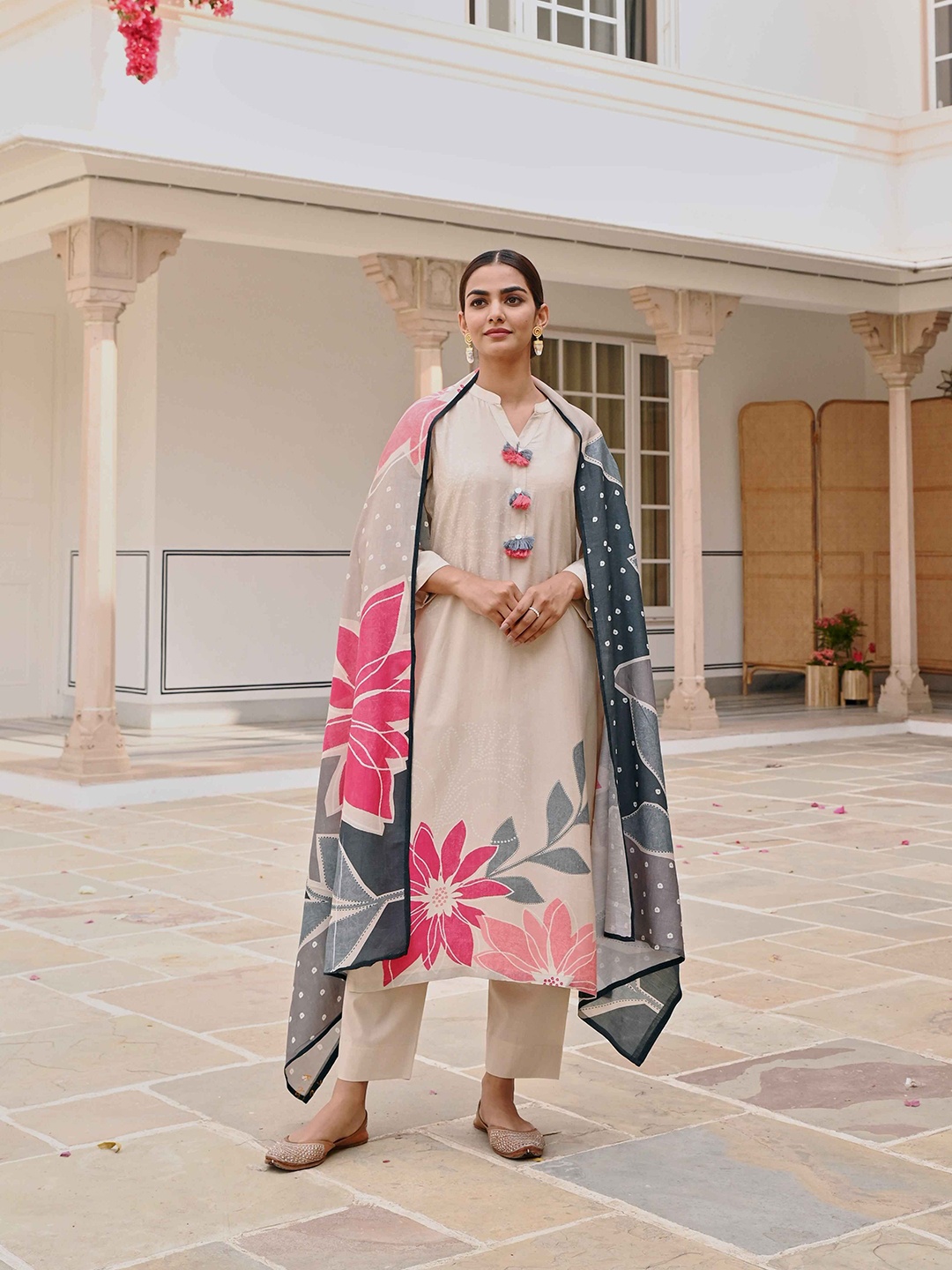 

KARAJ JAIPUR Floral Printed Regular Jute Cotton Kurta With Trousers & Dupatta, Beige