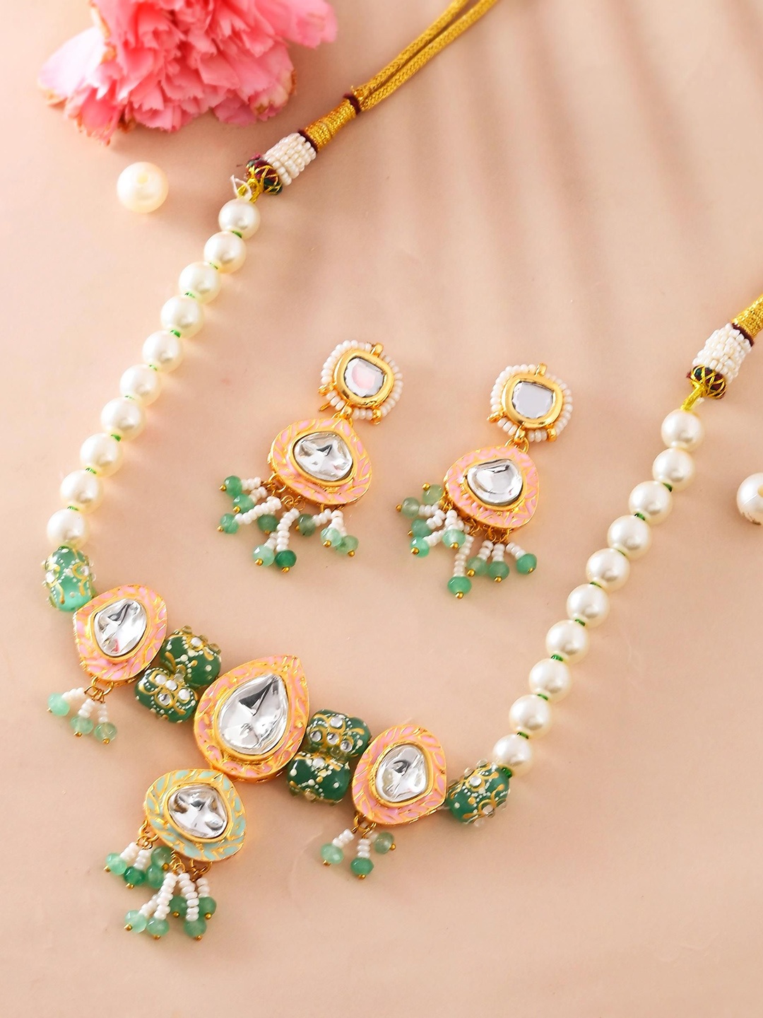 

DASTOOR Gold-Plated Kundan-Studded & Beaded Necklace & Earrings