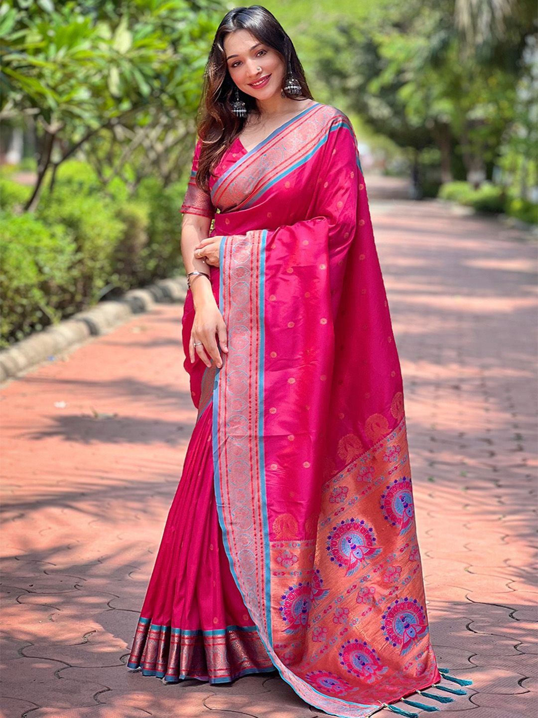 

Ishin Woven Design Paithani Saree With Zari Border, Pink