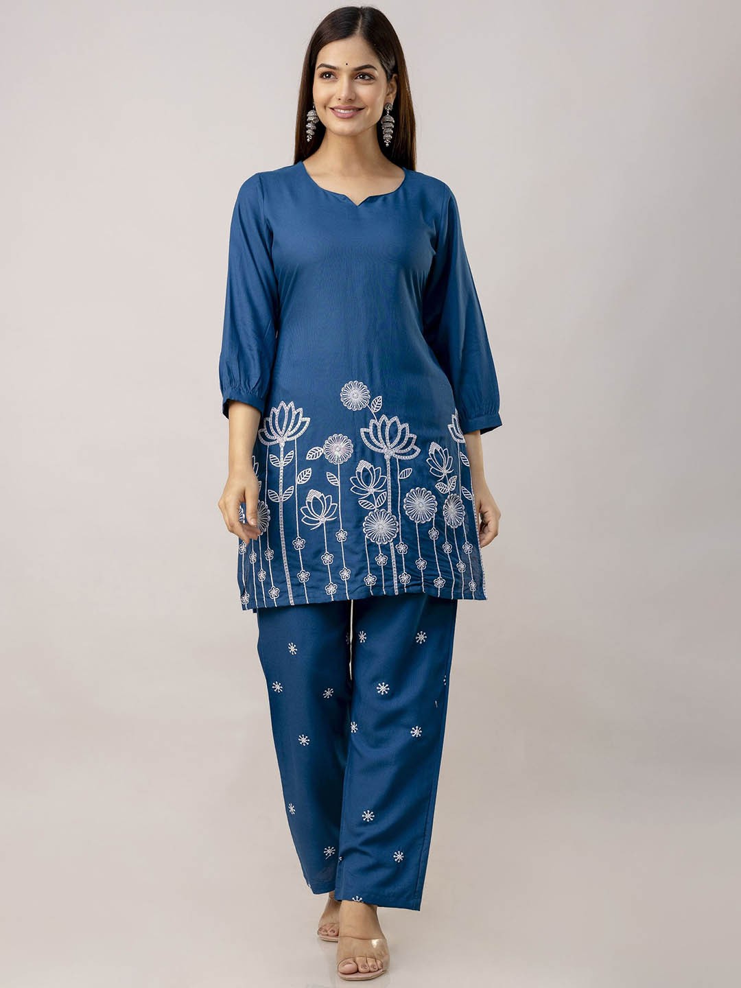 

TRENDSWILL Floral Embroidered Thread Work Straight Kurta with Trousers, Blue
