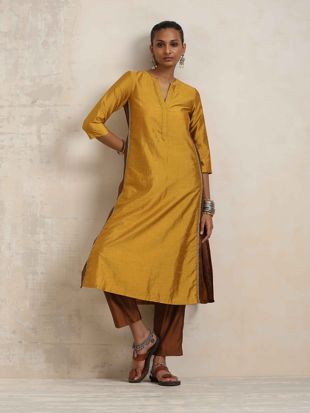 

trueBrowns Gotta Patti Kurta with Trousers, Beige