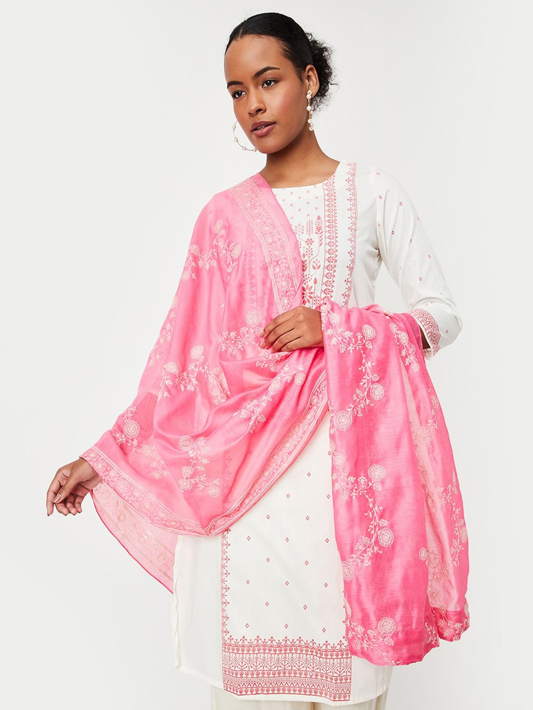 

max Floral Embroidered Organza Dupatta, Pink