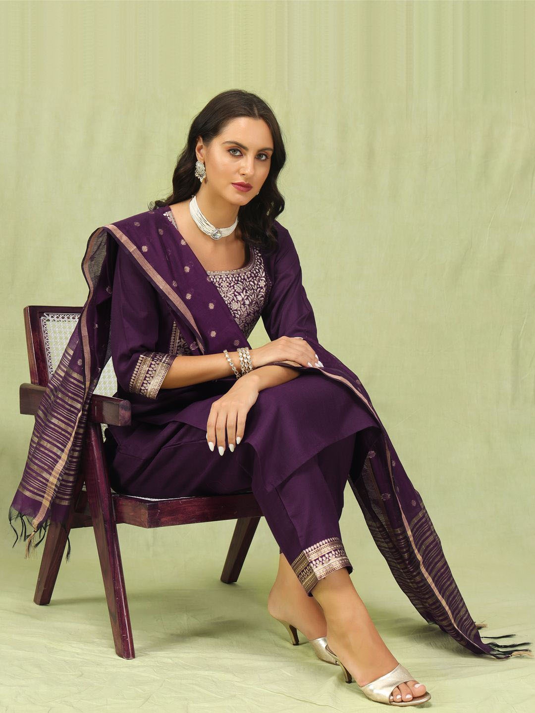 

VredeVogel Floral Embroidered Straight Kurta & Trousers With Dupatta, Purple