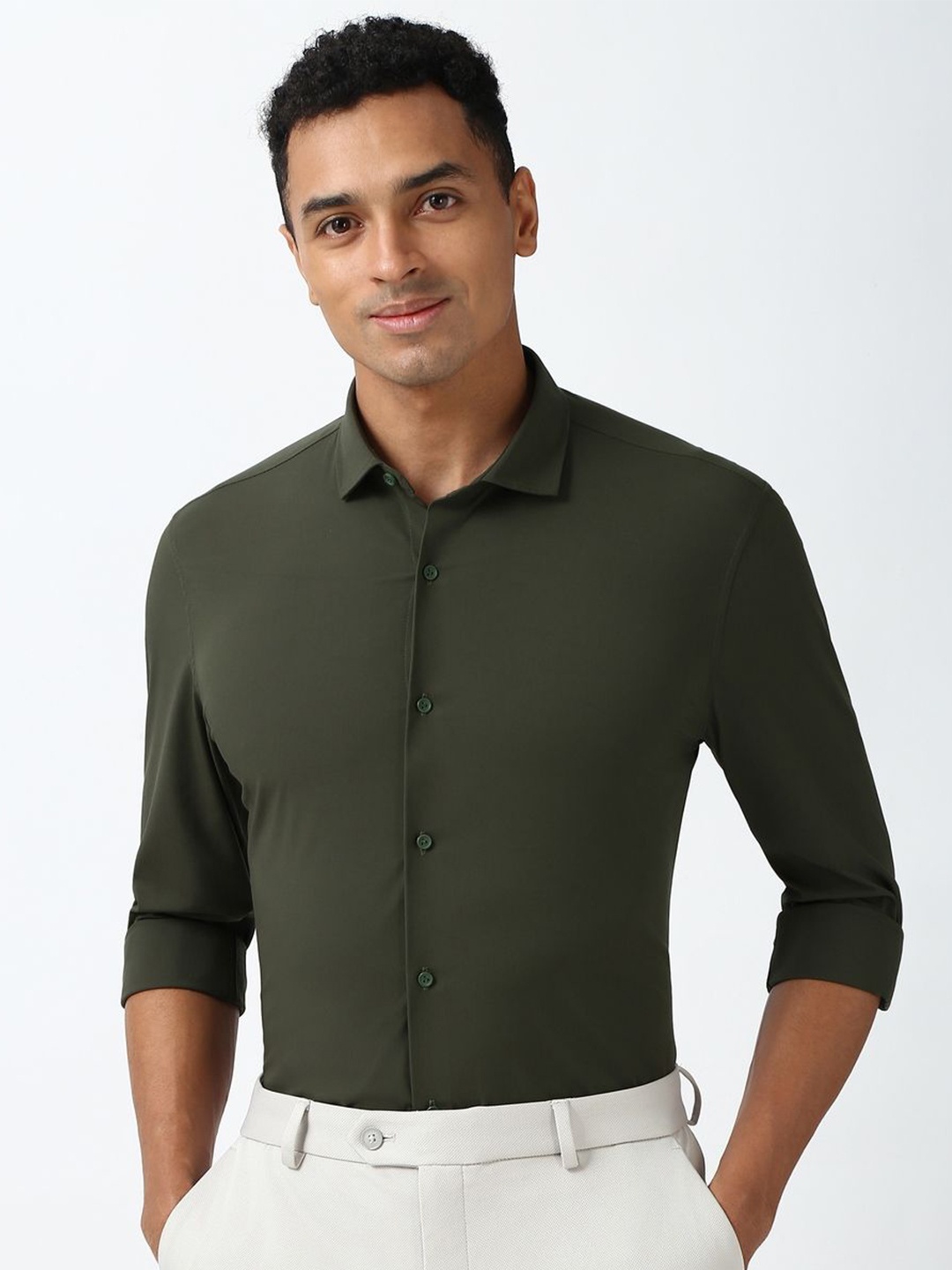 

Peter England Men Super Spread Collar Solid Slim Fit Formal Shirt, Olive