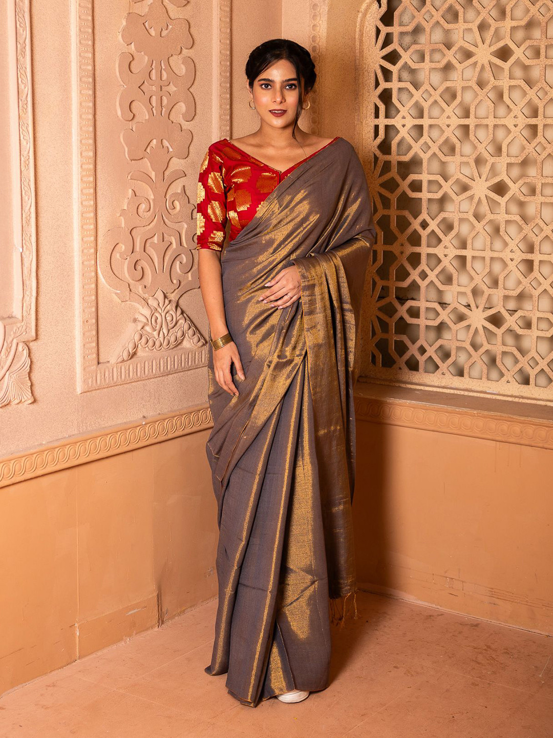 

Uttariya Solid Saree With Blouse Piece, Copper