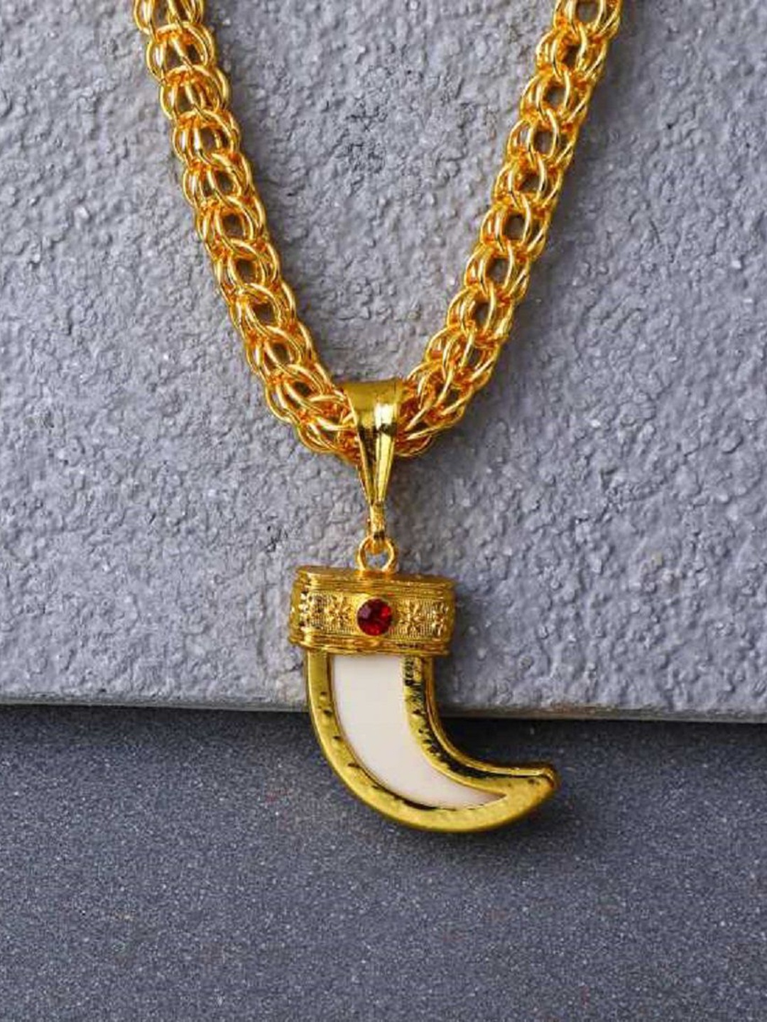 

Minprice Men Gold-Plated Contemporary Pendant With Chain