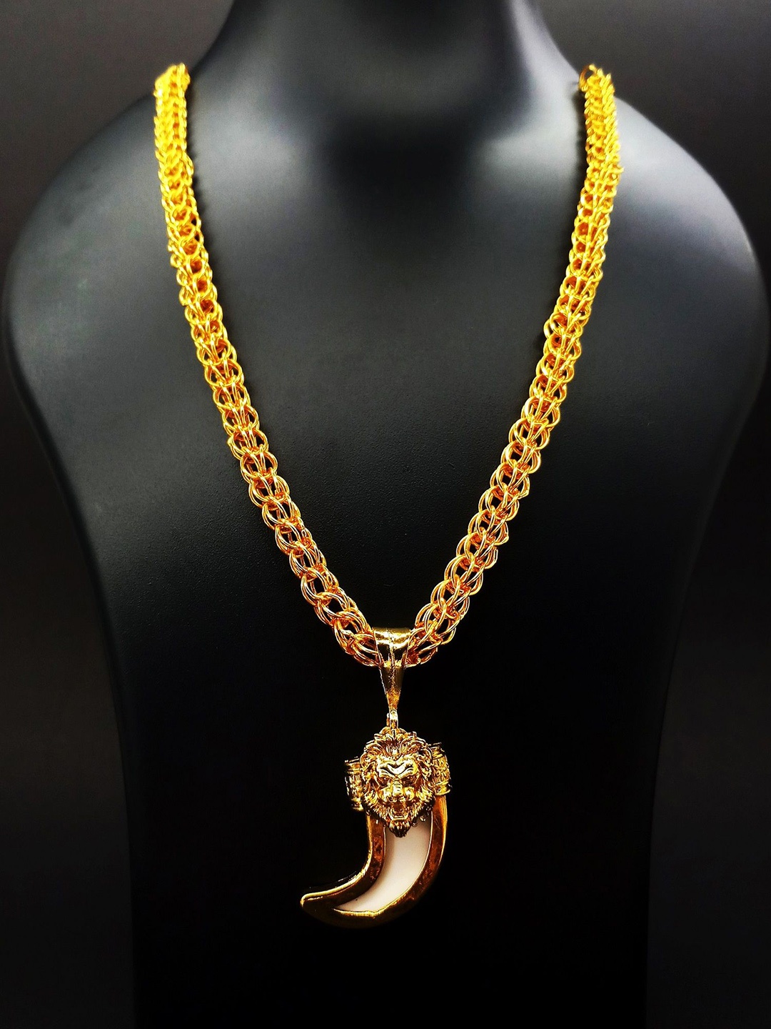 

Minprice Men Gold-Plated Contemporary Pendant With Chain