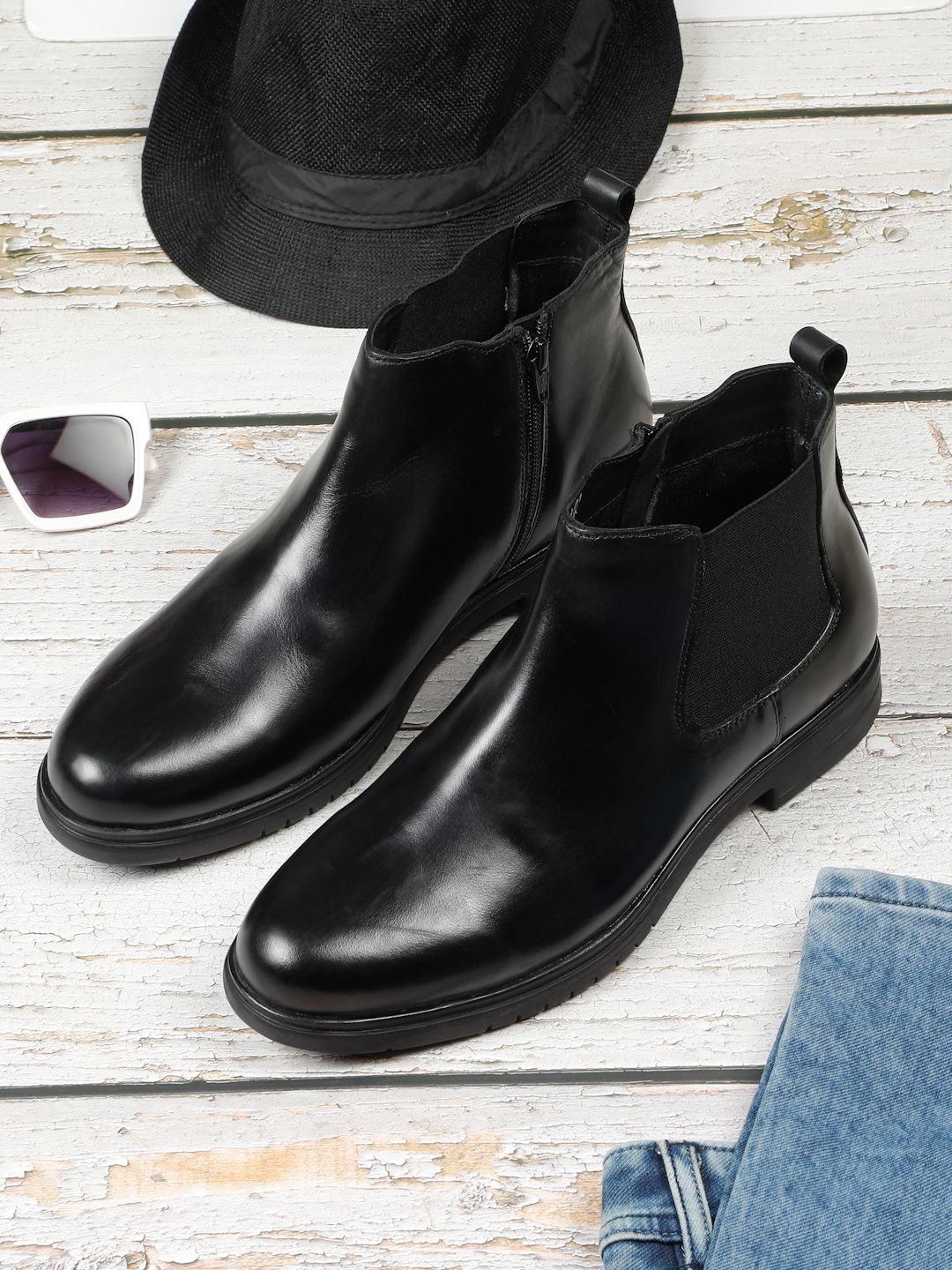 

Teakwood Leathers Men Solid Leather Chelsea Boots, Black