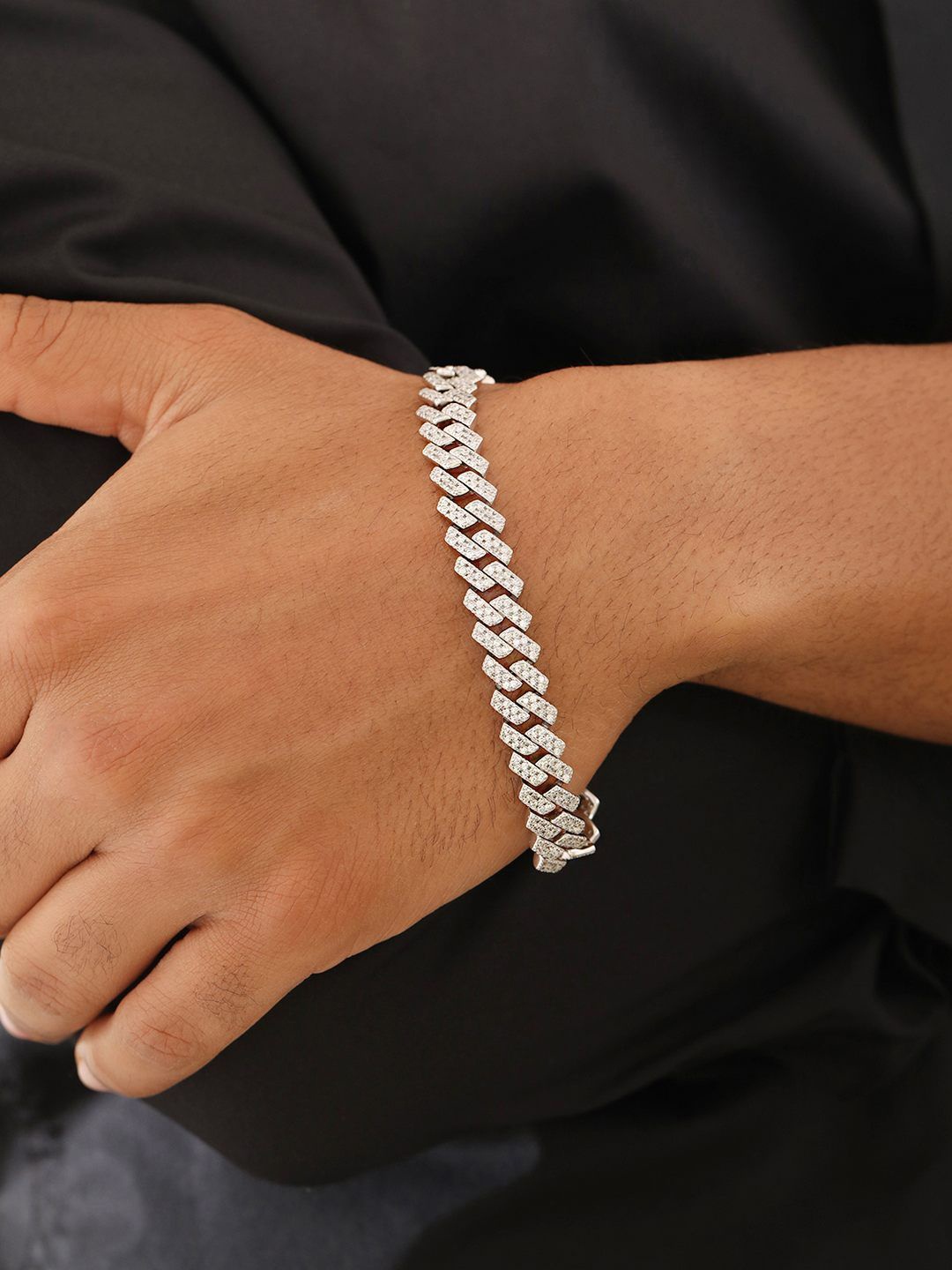 

Zavya Men 925 Sterling Silver Cubic Zirconia Rhodium-Plated Wraparound Bracelet