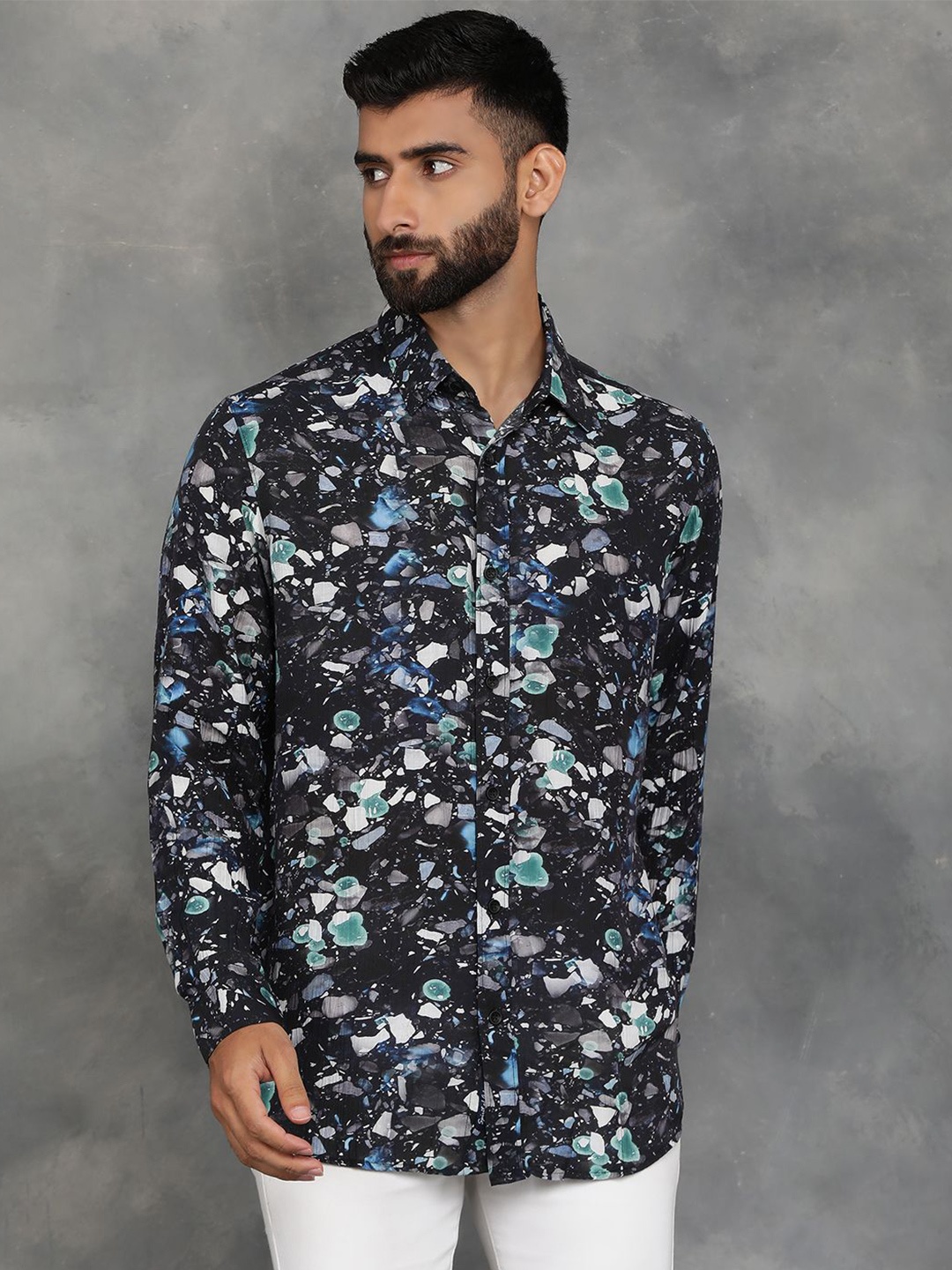 

JADE BLUE Men Spread Collar Abstract Printed Slim Fit Casual Shirt, Black