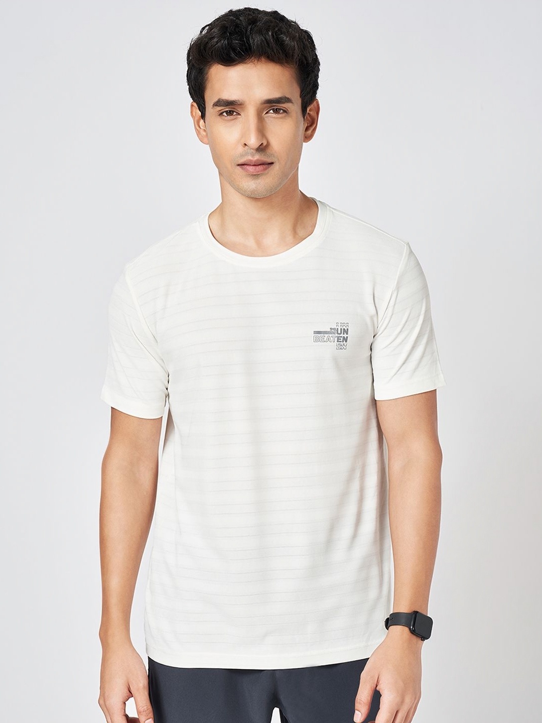 

Ajile by Pantaloons Men Solid Round Neck Slim Fit T-shirt, White