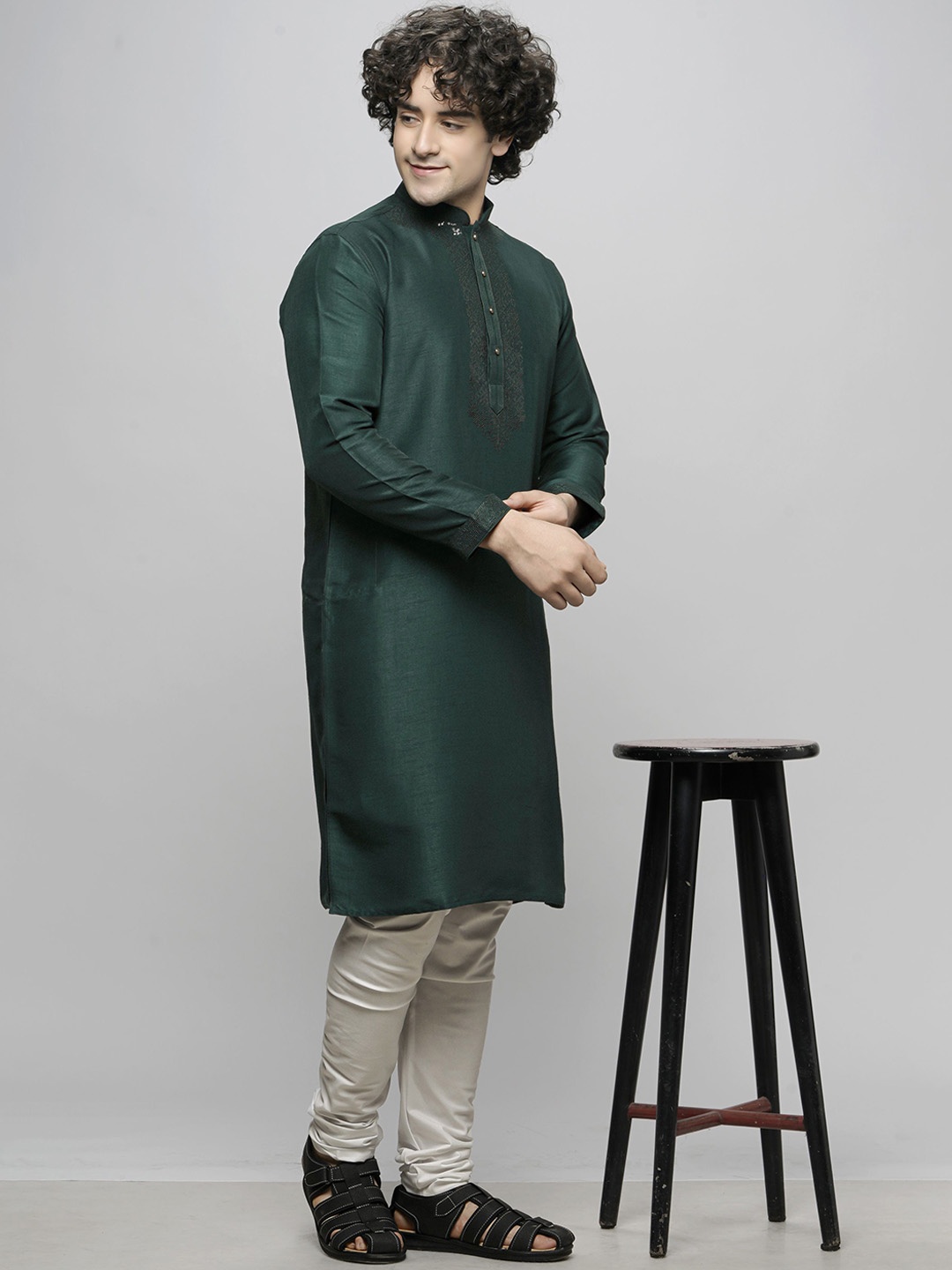 

MAAHI FABS Geometric Yoke Design Mandarin Collar Sequinned Straight Kurta With Churidar, Green