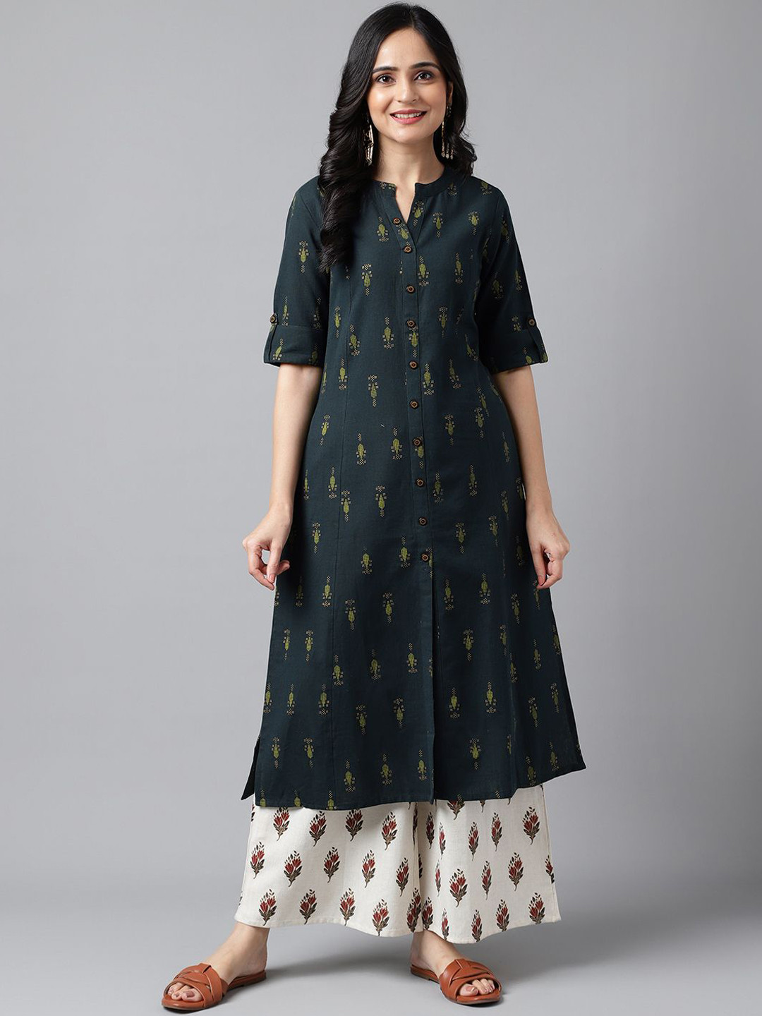 

Neemiya Floral Printed Straight Kurta with Palazzos, Blue