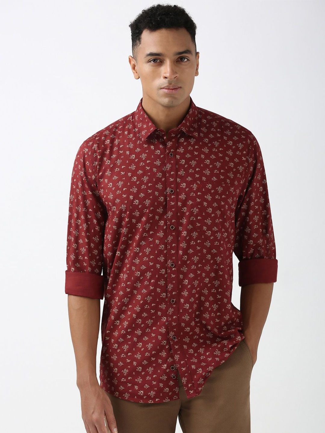 

Peter England Casuals Men Spread Collar Floral Printed Cotton Slim Fit Casual Shirt, Maroon