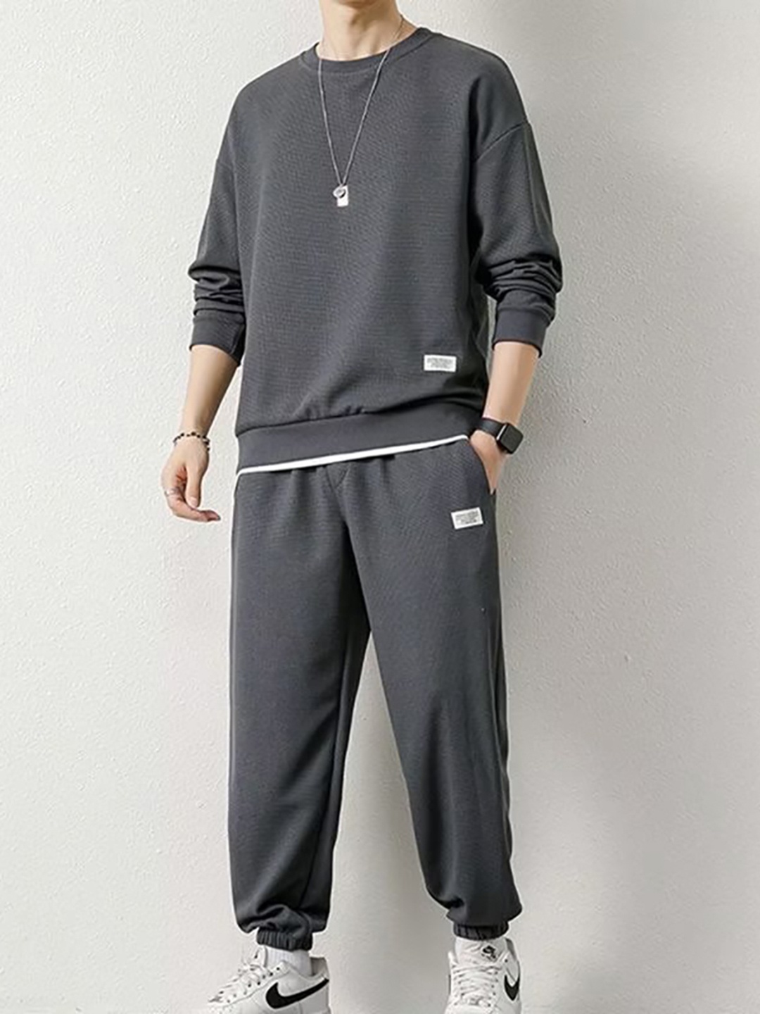 

StyleCast x Revolte Grey Round Neck Tracksuit