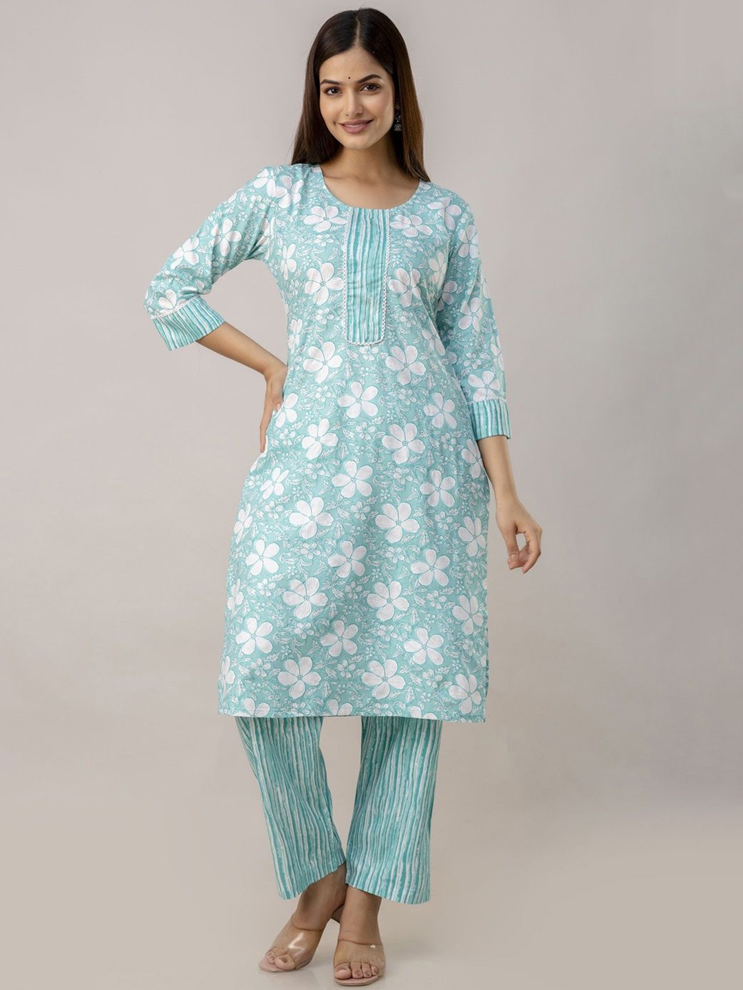

TRENDSWILL Floral Printed Straight Kurta with Trousers, Turquoise blue